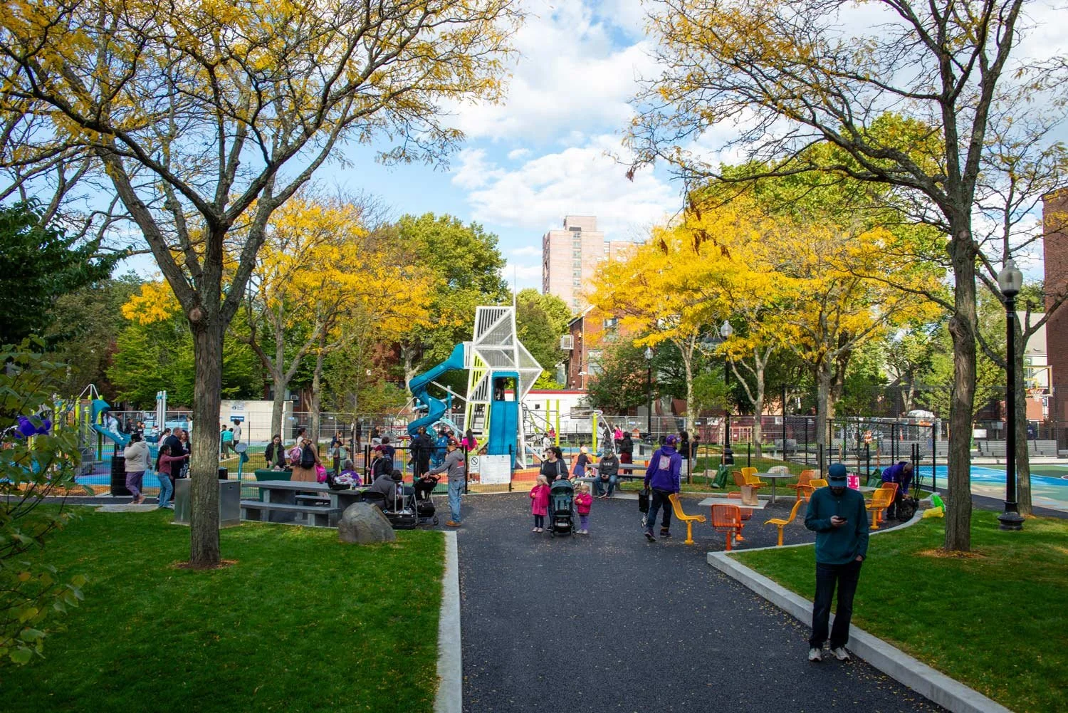 OdayPlayground_Path_KMDG_1500w.jpg