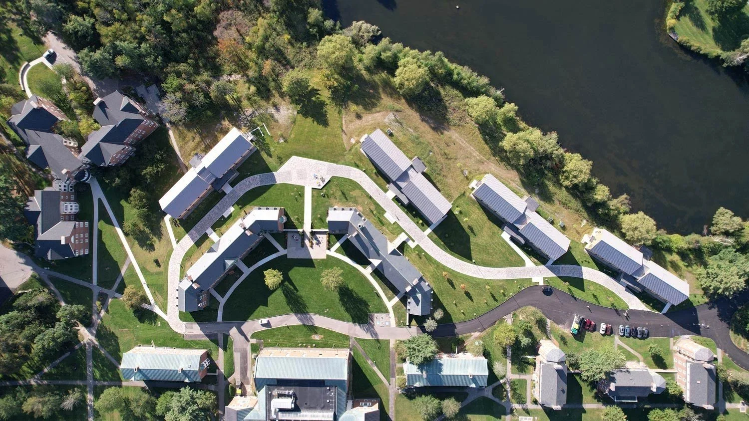 ColbyCollege_JohnsonPondHousing_ArialView_KMDG_1500w.jpg
