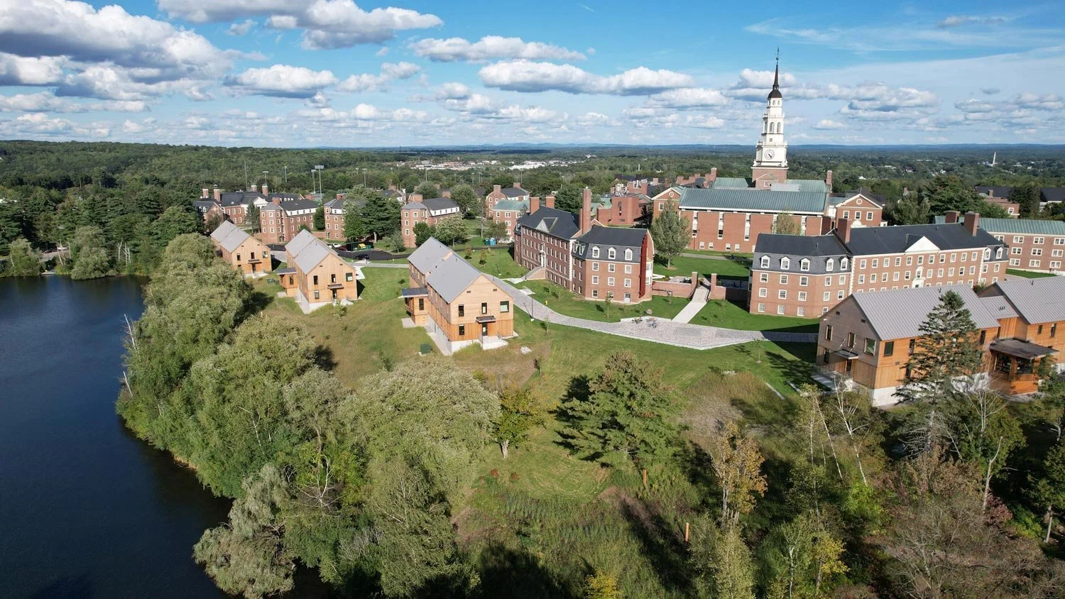 ColbyCollege_JohnsonPondHousing_DaytimeArial_KMDG_1500w.jpg