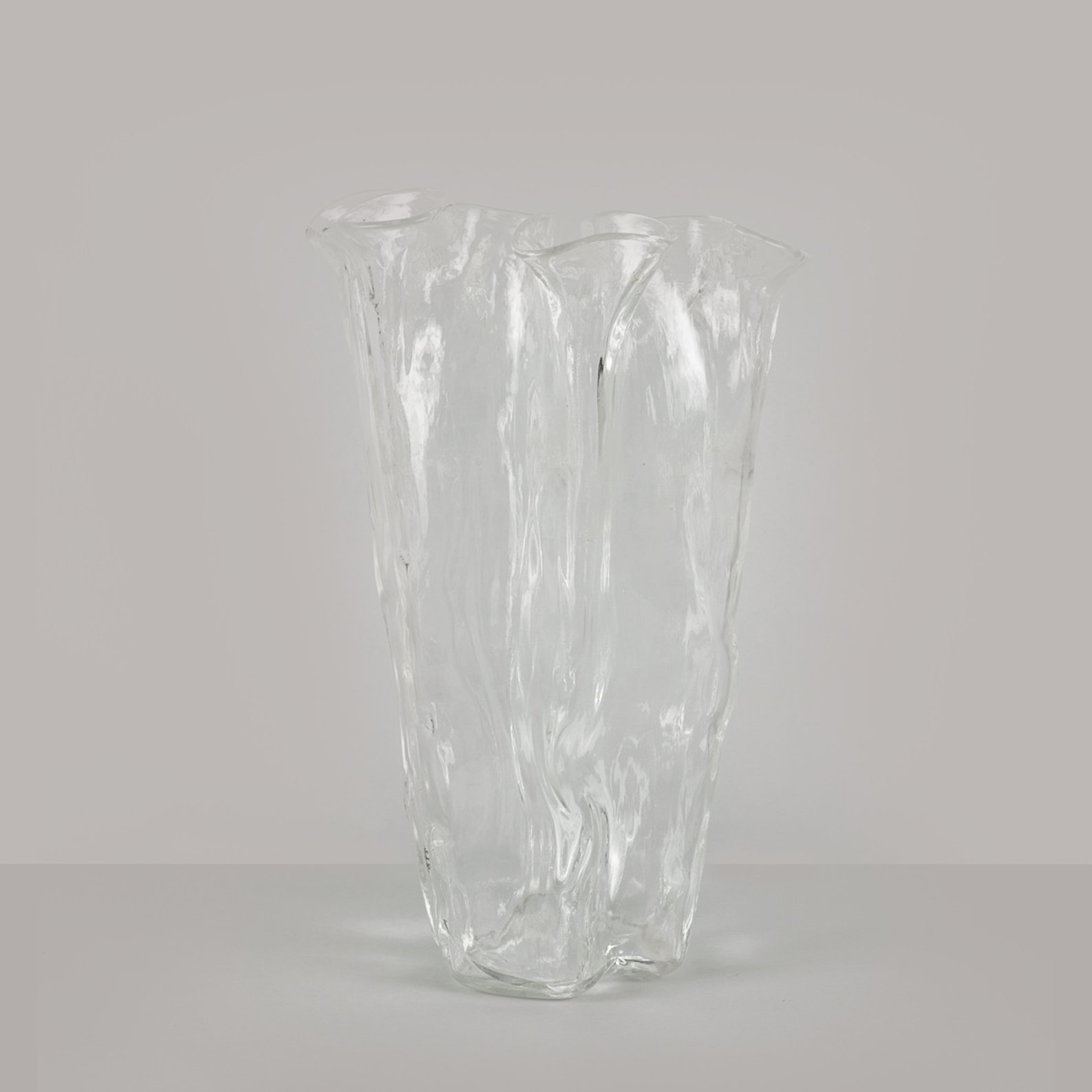 PERTTI KALLIOINEN tall vase_1_1.jpg