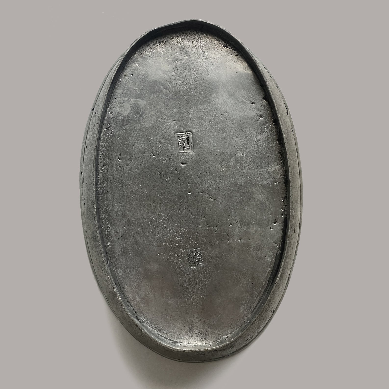 Spanish pewter bowl 4.jpg