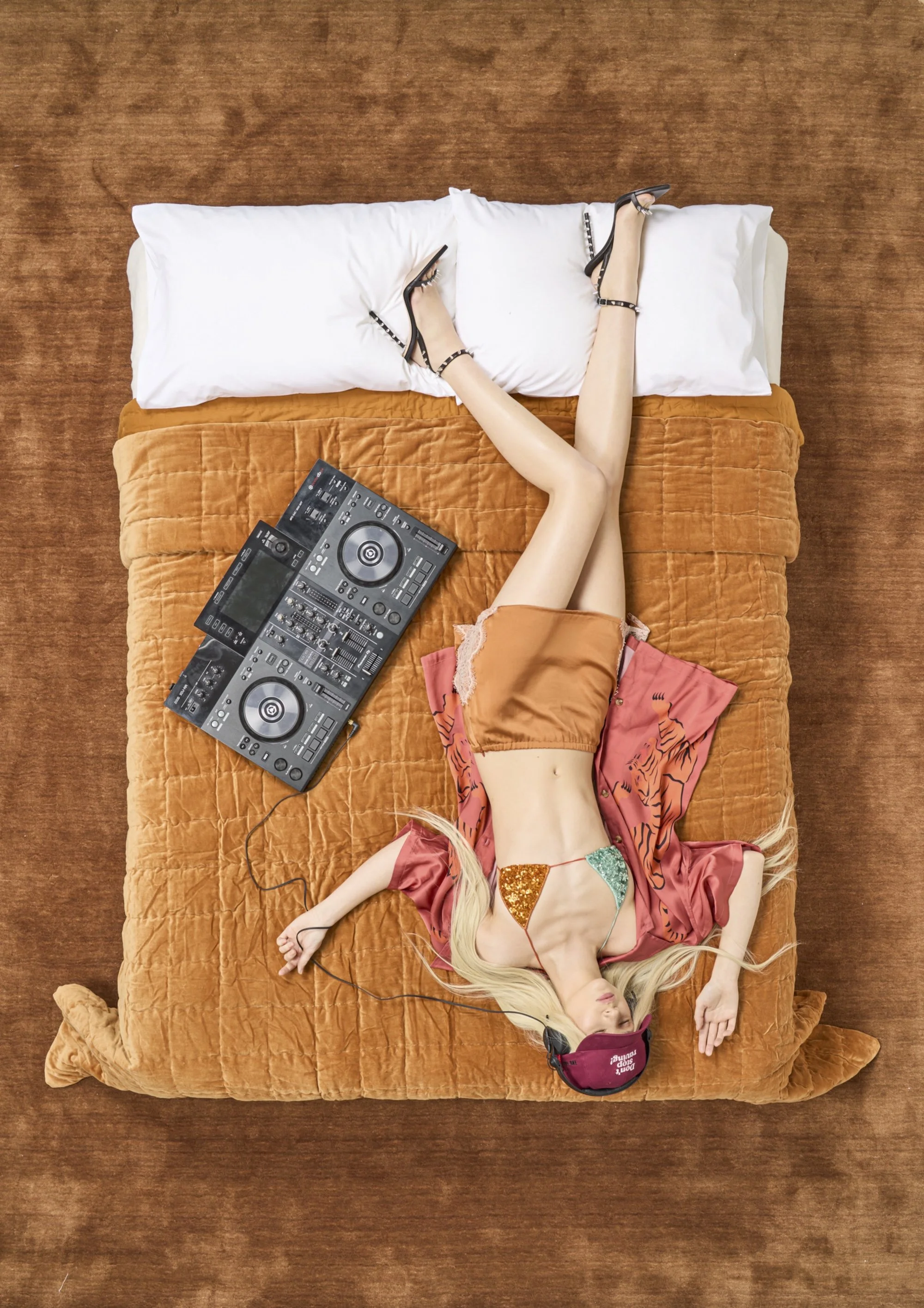 THE TALES C126 LOOKBOOK2.jpg