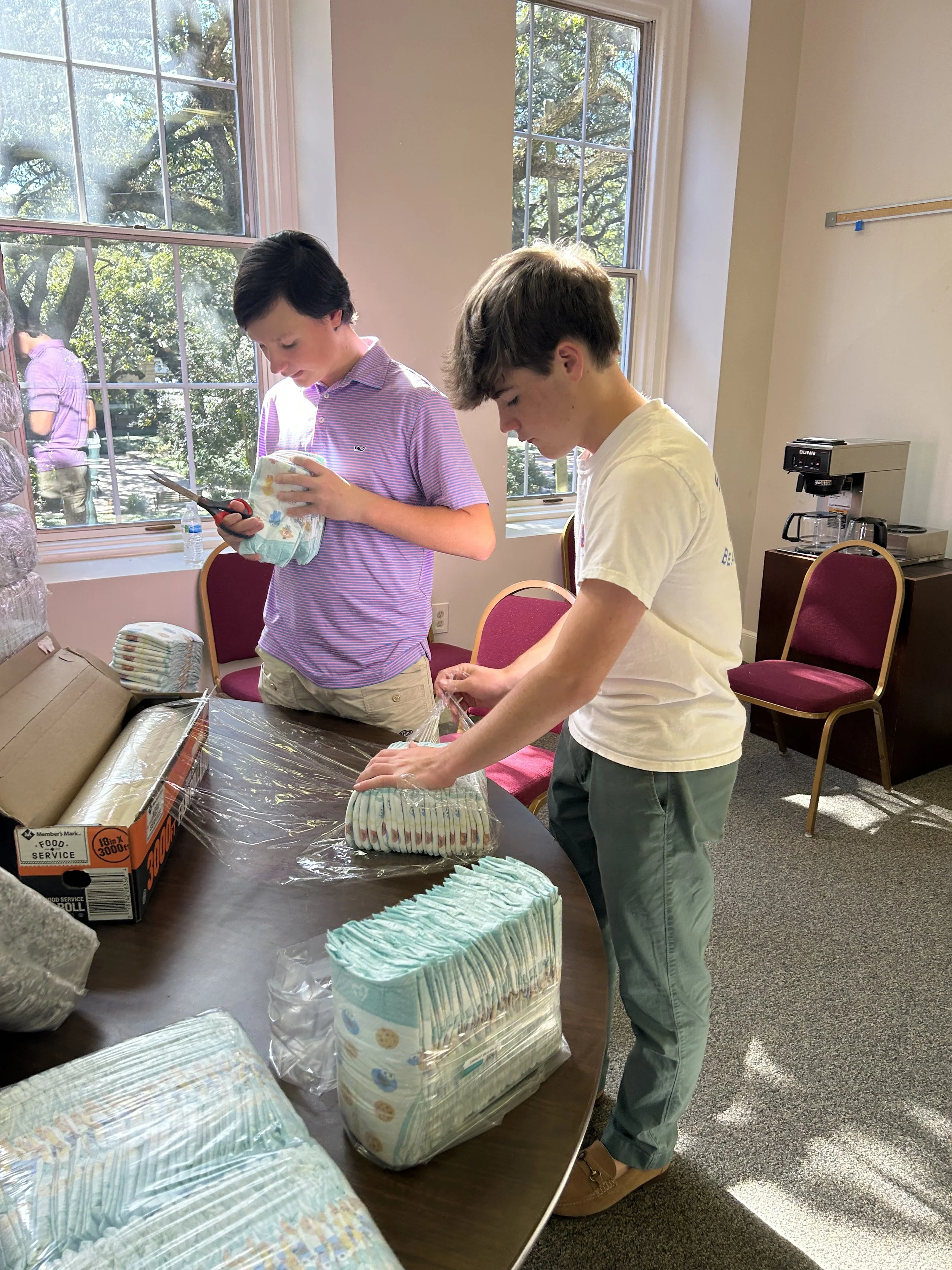 Christ Church Episcopal youth volunteers