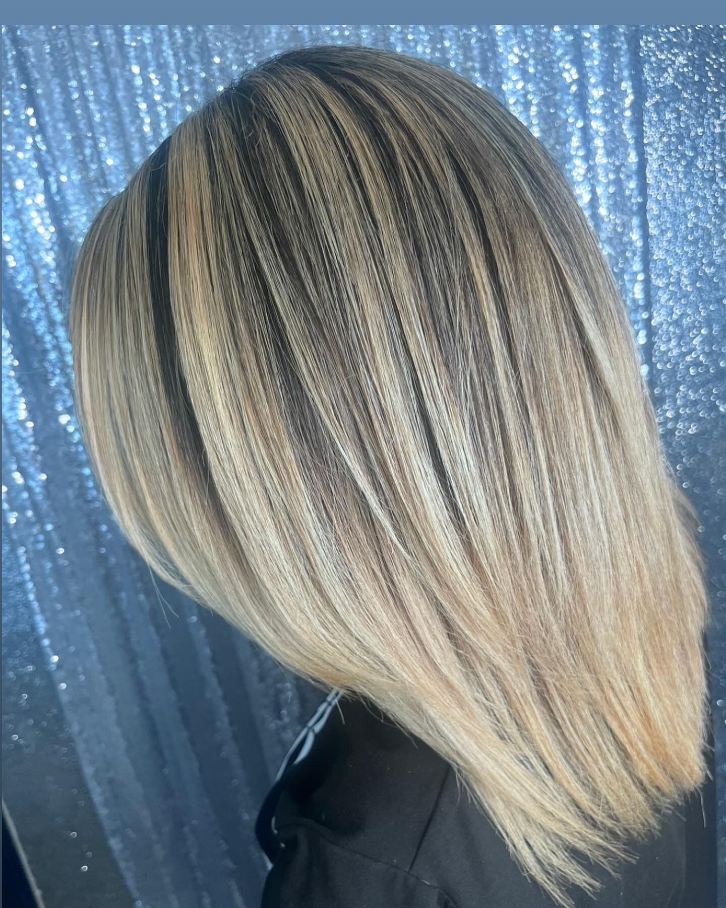 A little work on my day off for someone special 💖 swipe right for the before ! Previous work done by another stylist 😊 #wellahair #balayage #bronde #rootsmudge