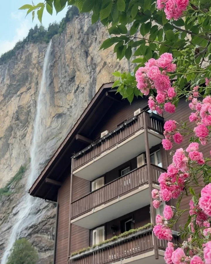 Lauterbrunnen, you were straight out of a fairytale book (pun intended) 📖✨🏔️💛

If you didn&rsquo;t know, J.R.R. Tolkien (author of The Hobbit &amp; Lord of the Rings) was inspired by this exact valley when he was hiking through Switzerland in 1911