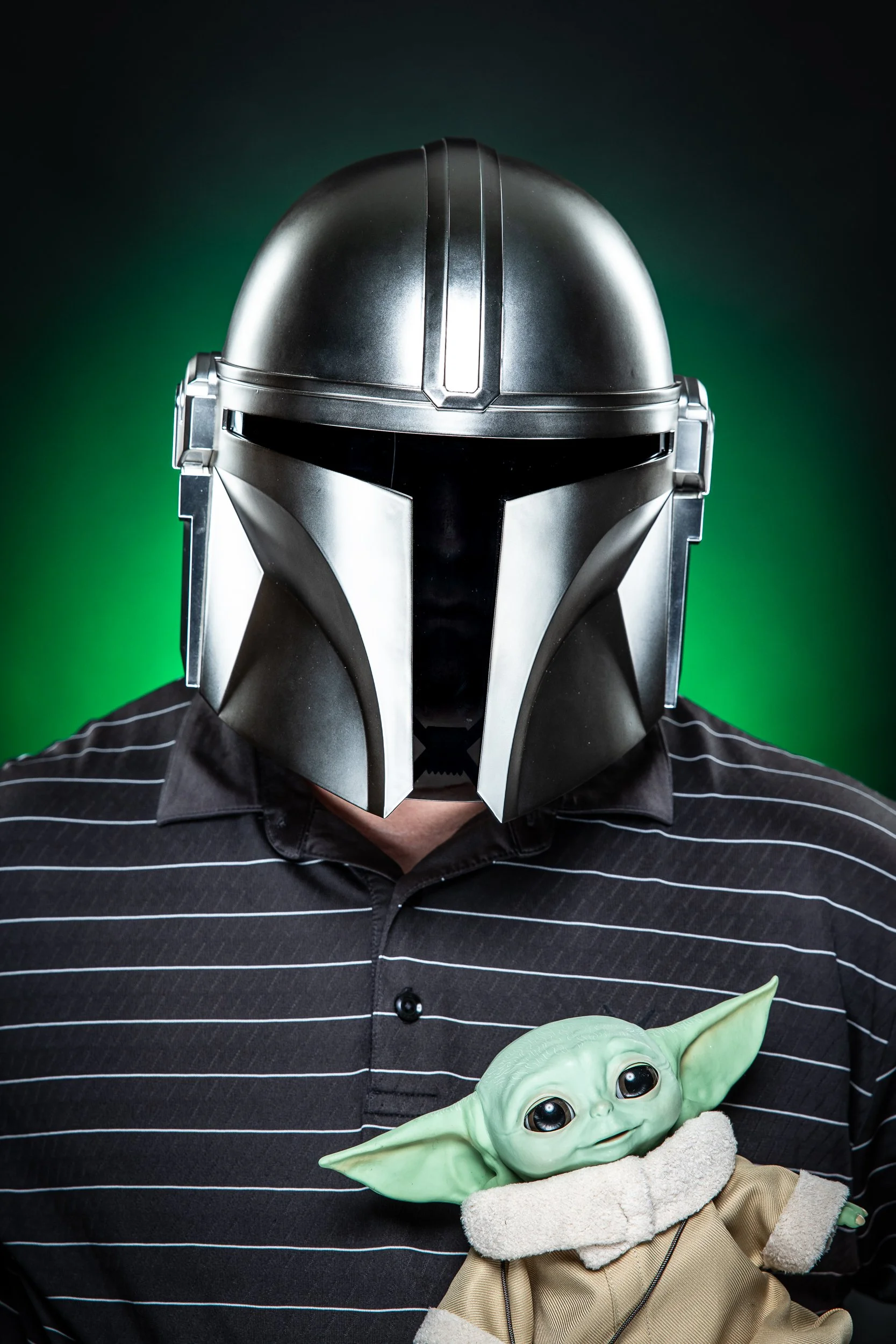 Mando Headshot 2-115.jpg