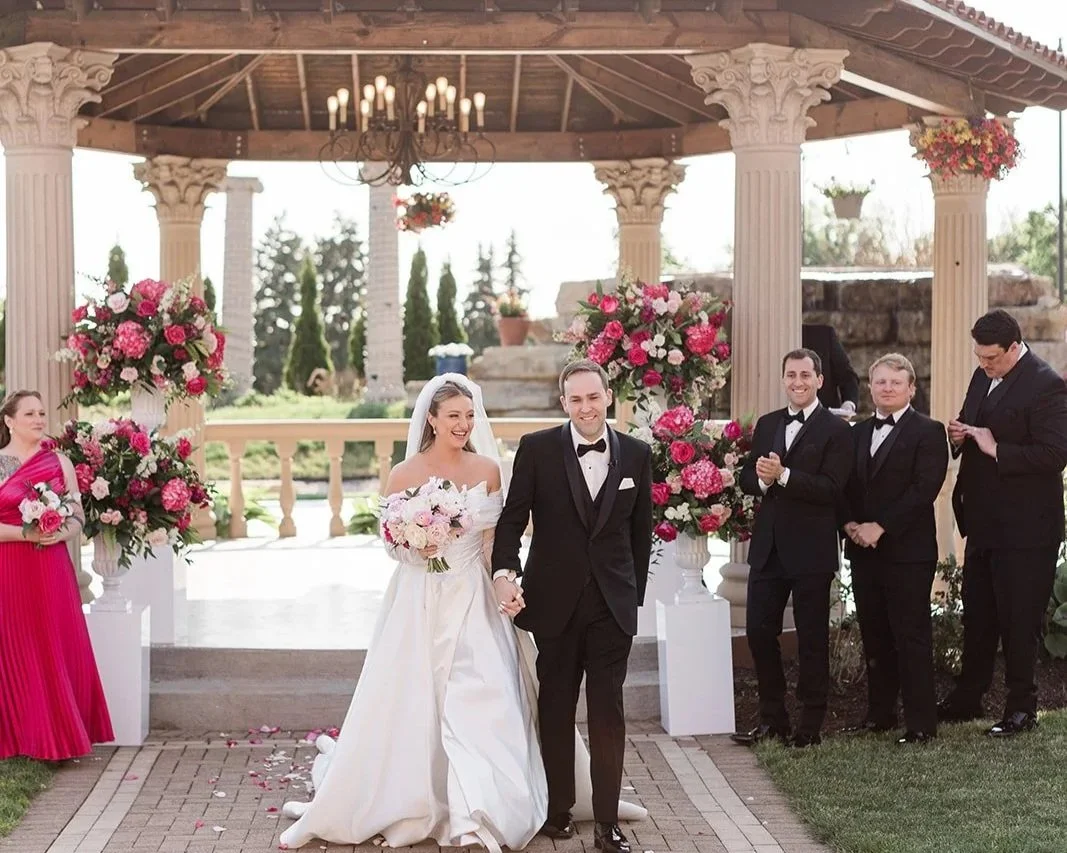Outdoor wedding ceremony at the drake oakbrook
