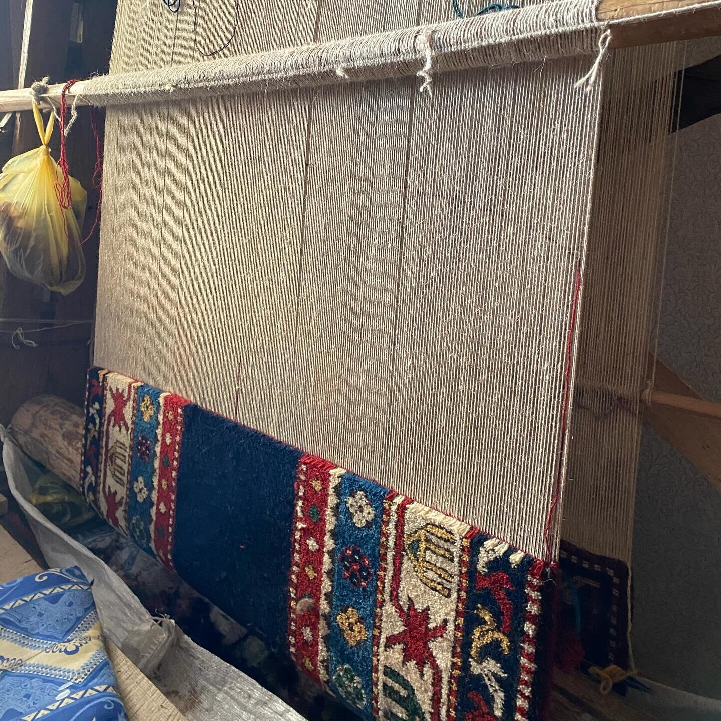 today we hosted a tour in Kosalar, starting at the mosque and visiting Emosh for a weaving lesson, she is working on a new Lambalo. Zemfira and her friends served dovga and a traditional khinkhal/khingal dish followed by chai. Dm us if you are intere