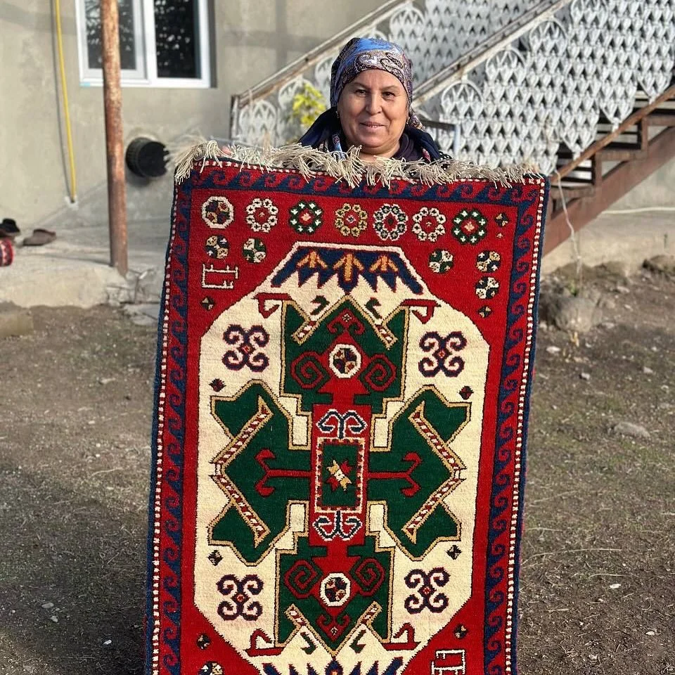 Looking for a unique Christmas gift? Sevda has just finished two small rugs, a Lori Pambak (0.87x1.46m) and a Tree of life (0.76x0.94m), fitting them both on the same loom. Sevda has recently started weaving again and we love these two new rugs. DM f
