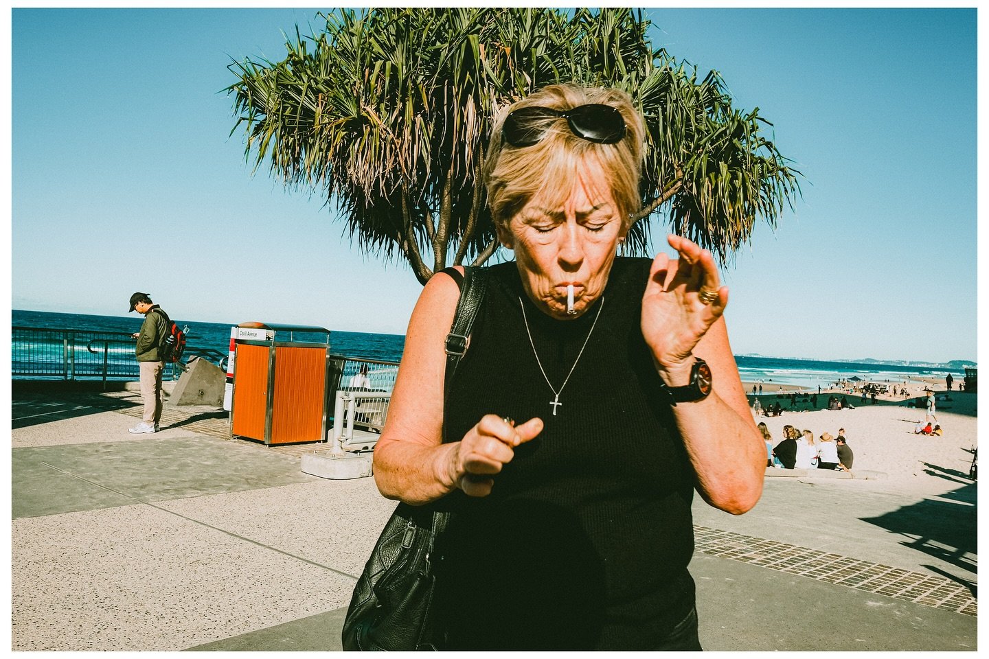 Gold Coast Scenes No.89
📷 Fujifilm X100V + WCL-X100ii
.
.
.
.
.
#streetphotography #streetphotographers #fujifilmx100v #fujifilm #goldcoastphotographer #street_in_motion #streetphotographers #street_photo_daily #fujifilmaustralia #fujifilmau #op