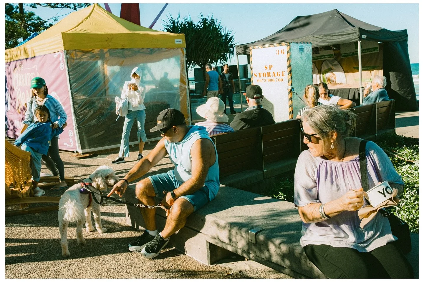 Gold Coast Scenes No.104
📷 Fujifilm X100V + WCL-X100ii
.
.
.
.
.
#streetphotography #streetphotographers #fujifilmx100v #fujifilm #goldcoastphotographer #street_in_motion #streetphotographers #street_photo_daily #fujifilmaustralia #fujifilmau #o