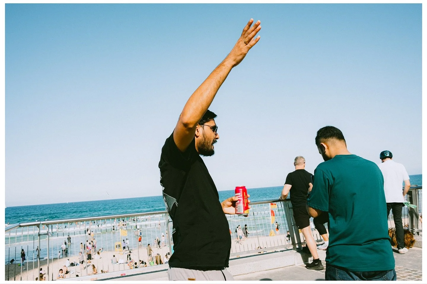 Gold Coast Scenes No.113

📷 @fujifilmx_au X100V + WCL-X100ii