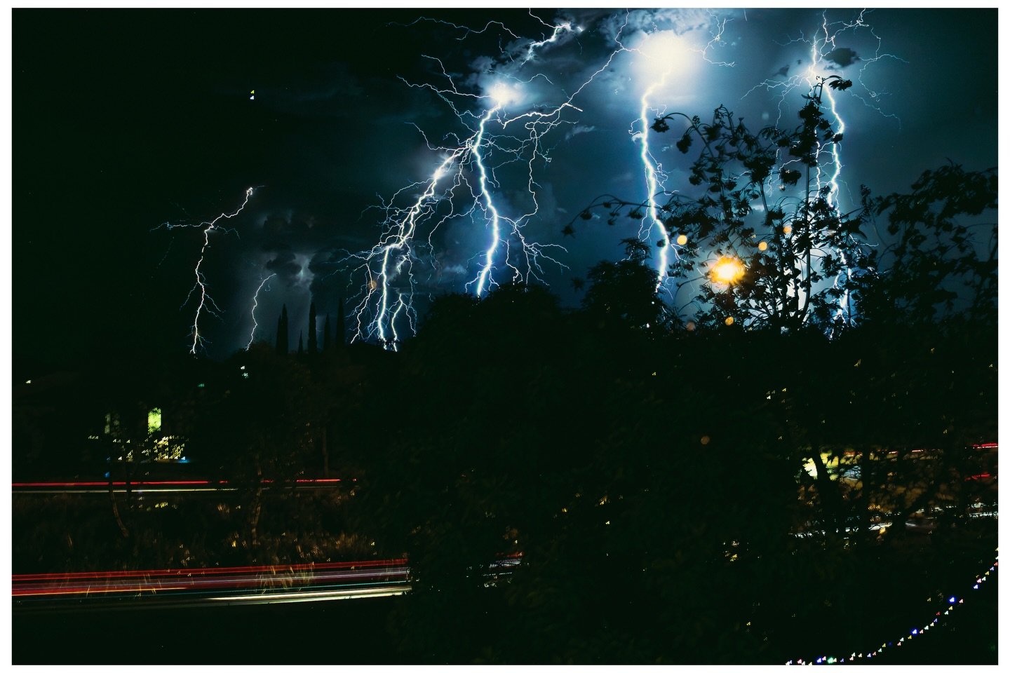 Suburban Strikes

#canonr6 #seq #goldcoast #thunderstorms #lighning