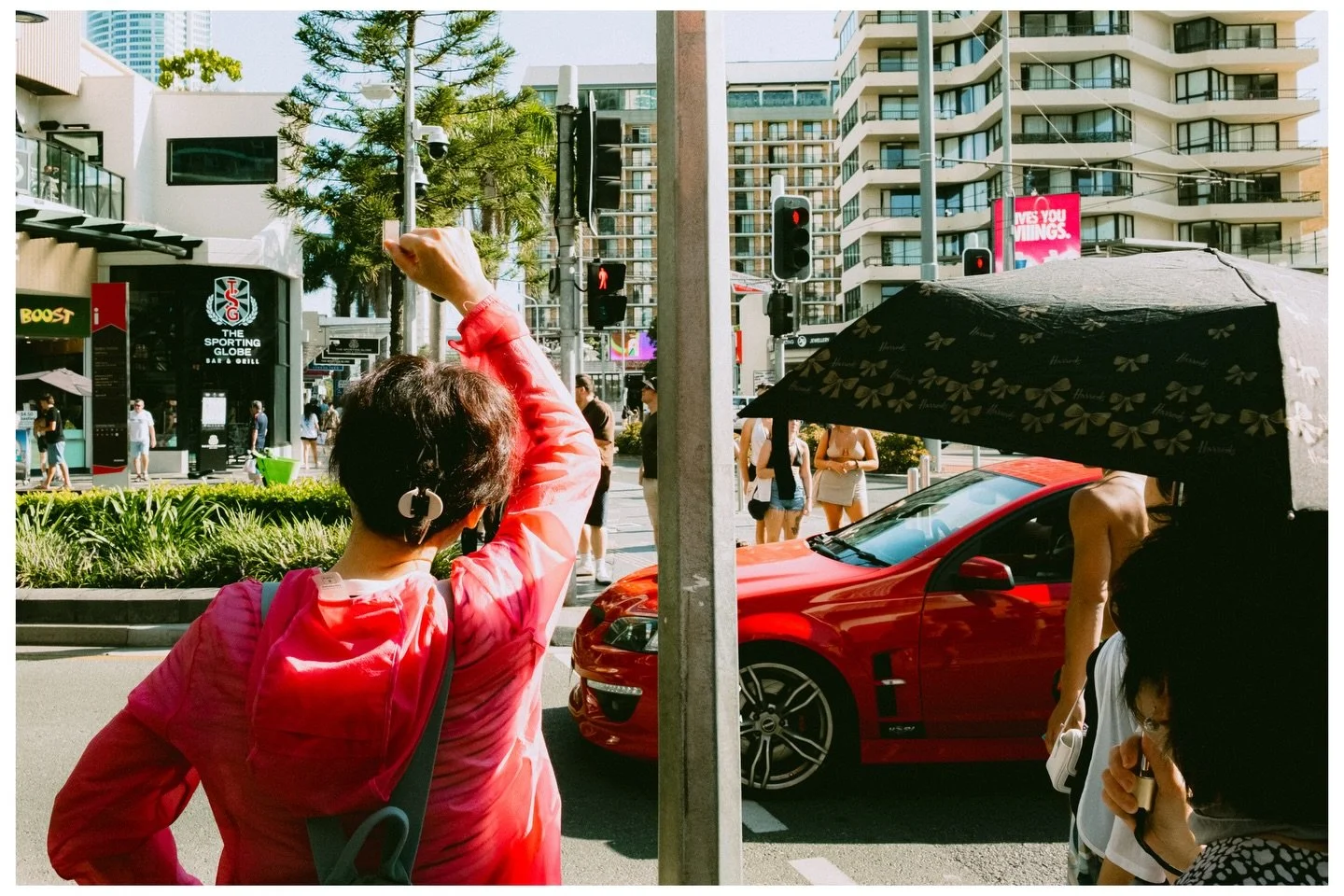 Gold Coast Scenes No.129

📷 Fujifilm X100V + WCL-X100ii