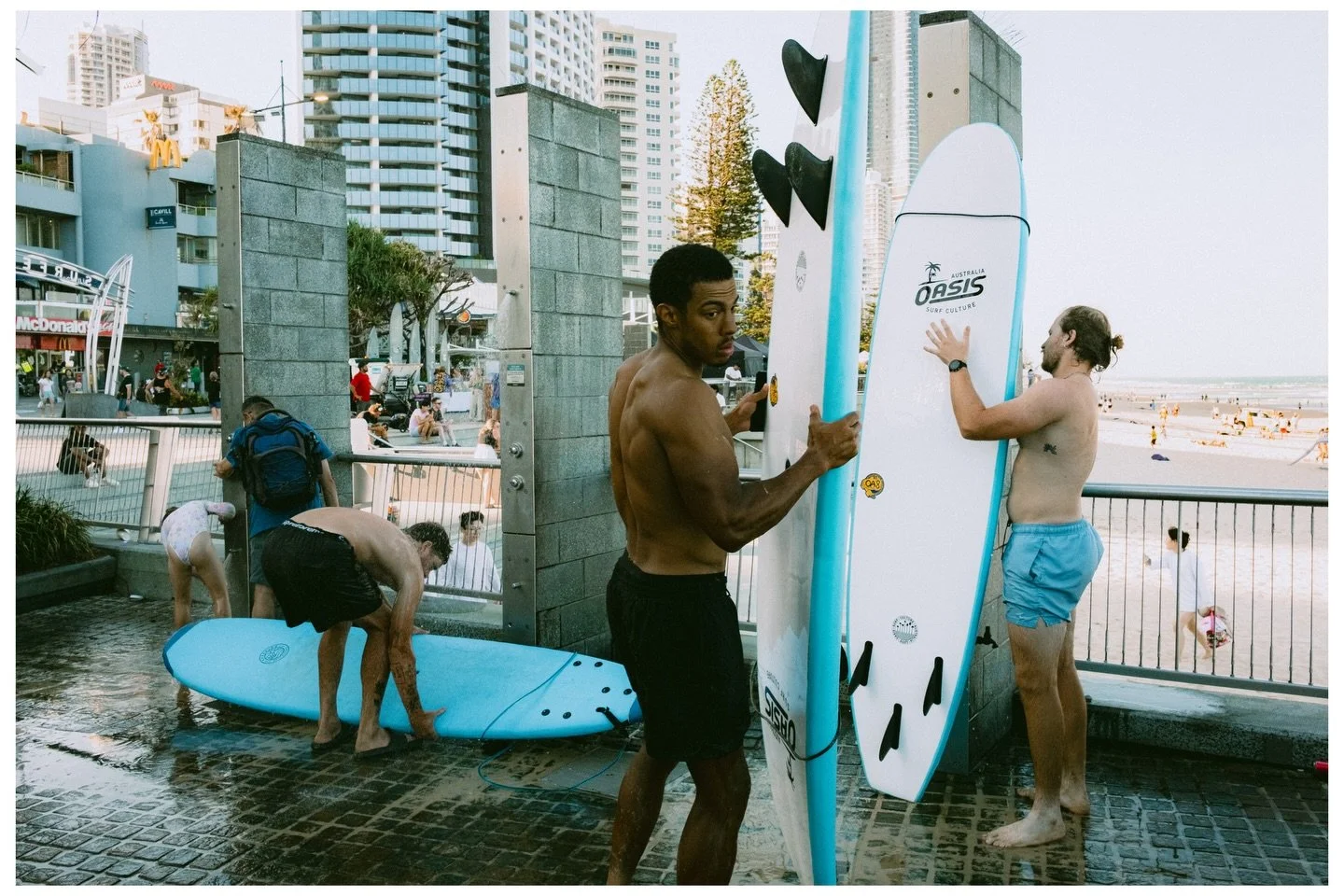 Gold Coast Scenes No.131

📷 Fujifilm X100V + WCL-X100ii