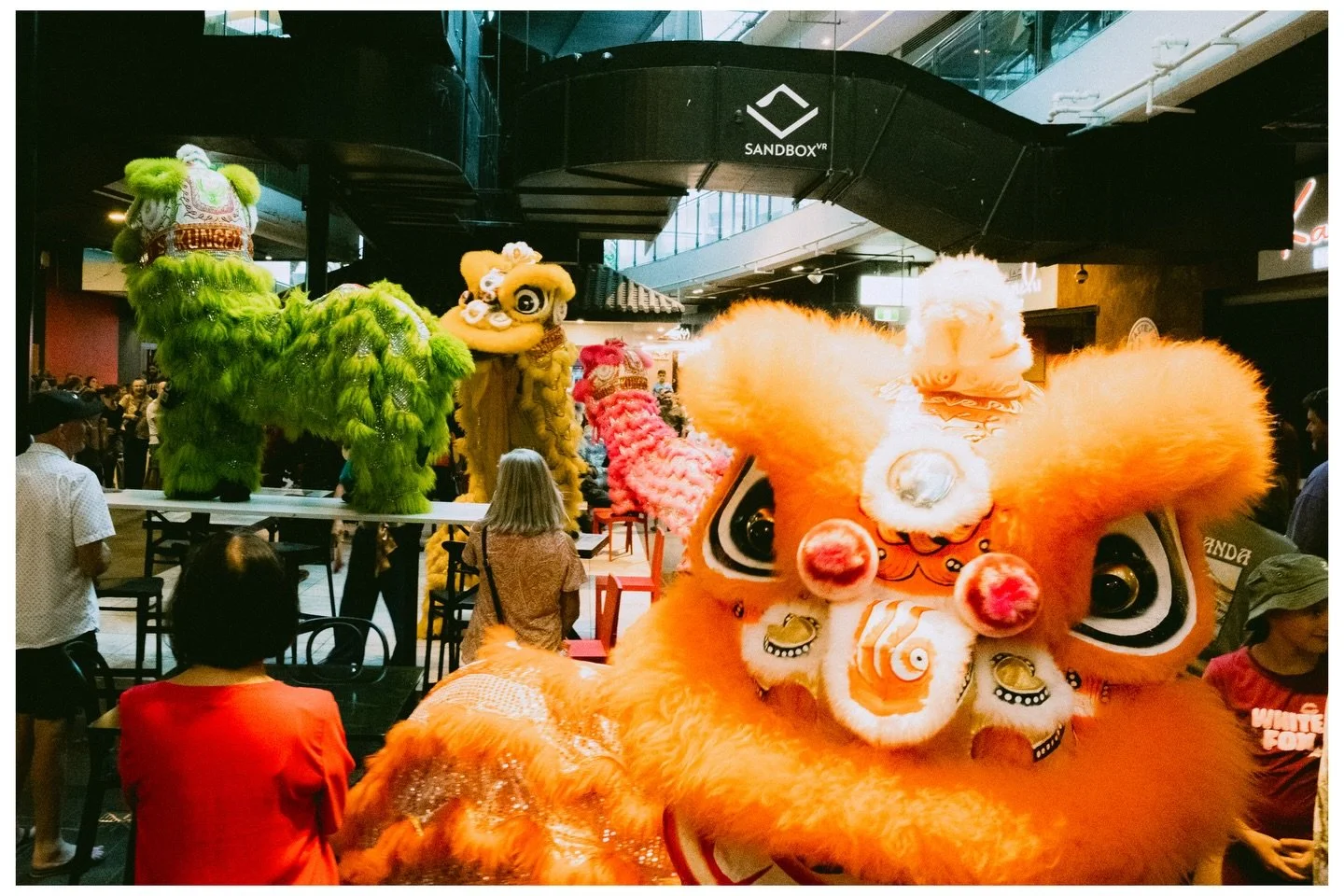 Lunar in the Laneway - Pt.2

#streetphotography #lunarnewyear #yearofthehorse #fujifilm