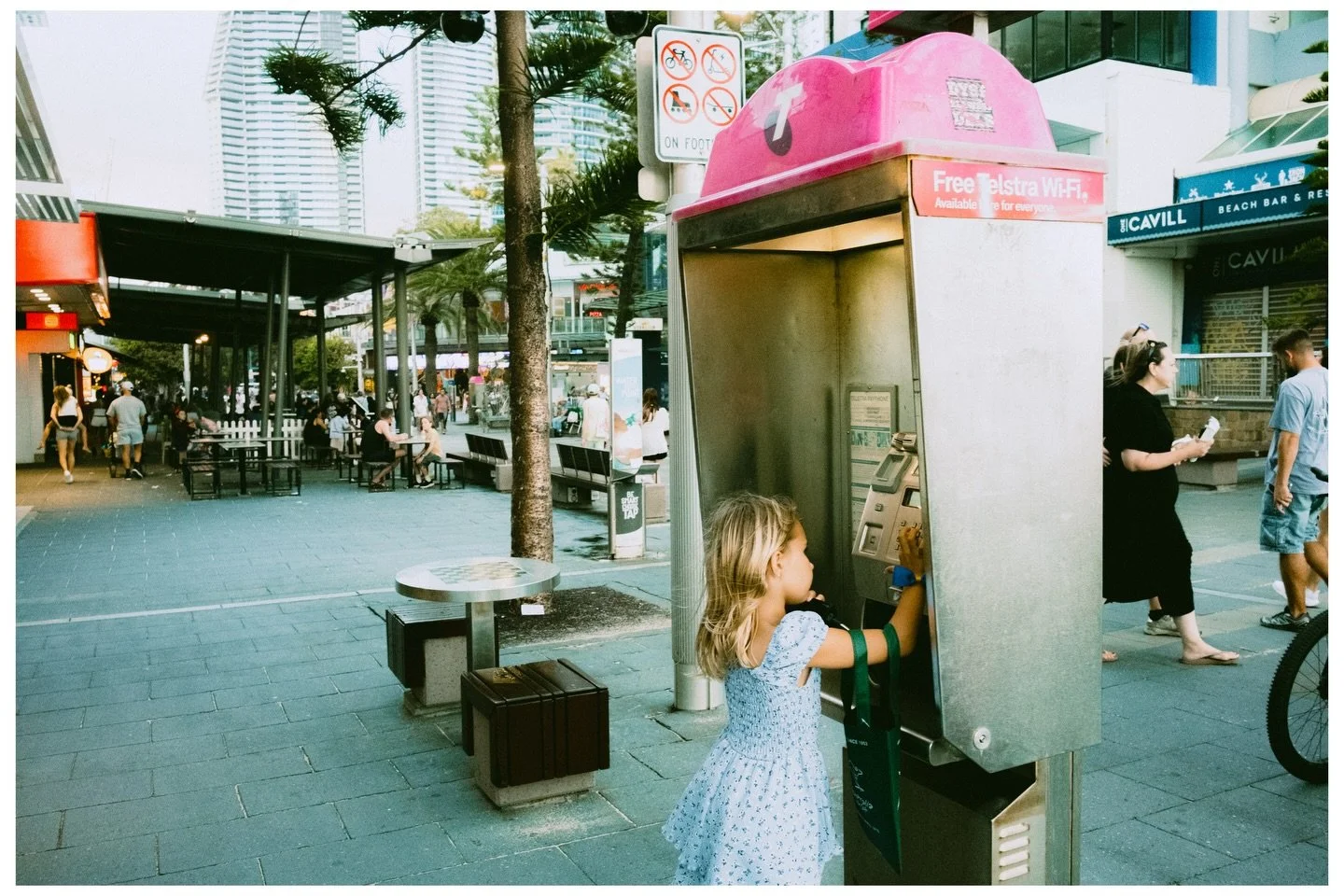 Gold Coast Scenes No.143

#streetphotography #fujifilmx100v