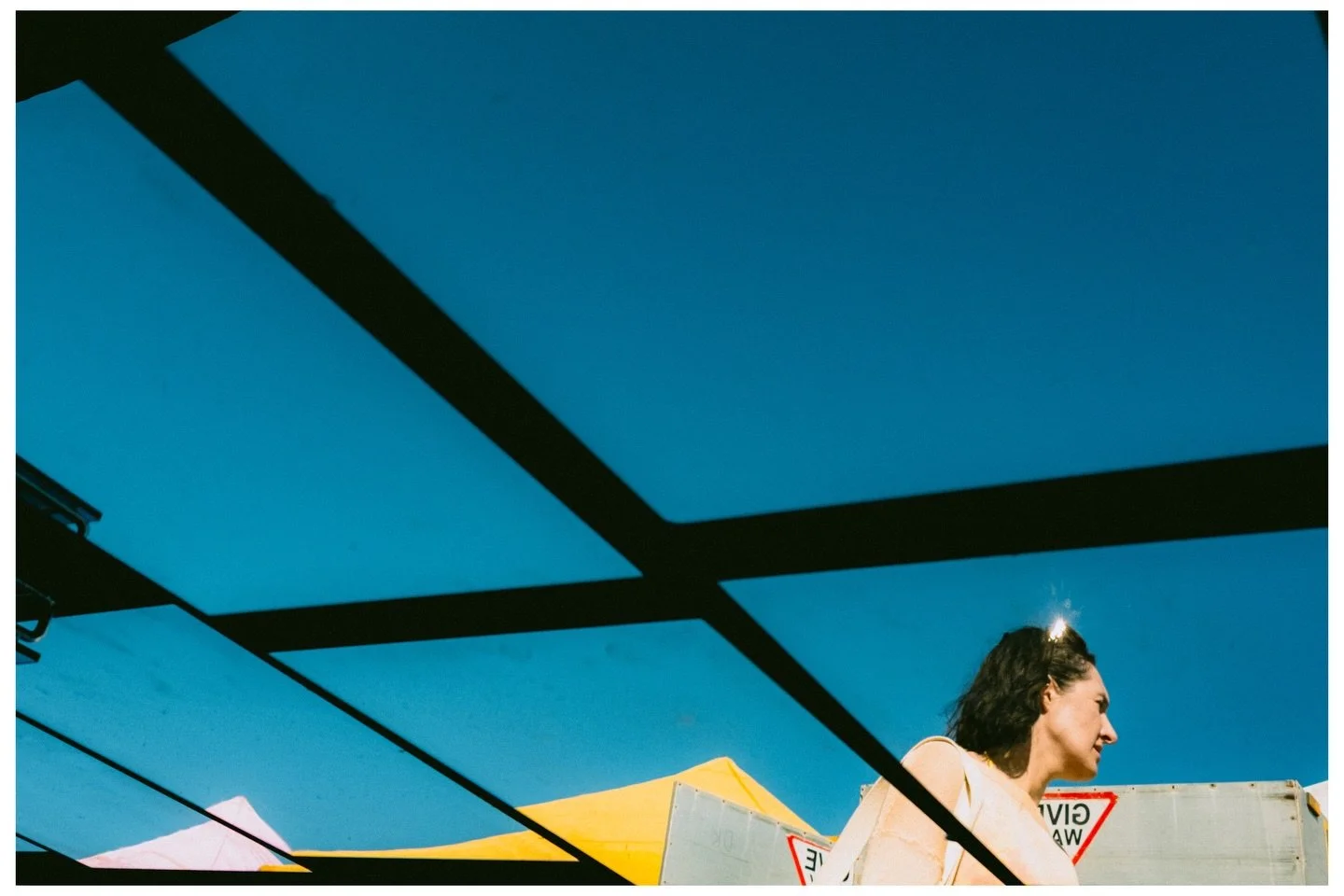 Gold Coast Scenes No.146

📷 @fujifilmx_au X100V + WCL-X100ii 

#streetphotography #greenblooded #fujifilm #x100v