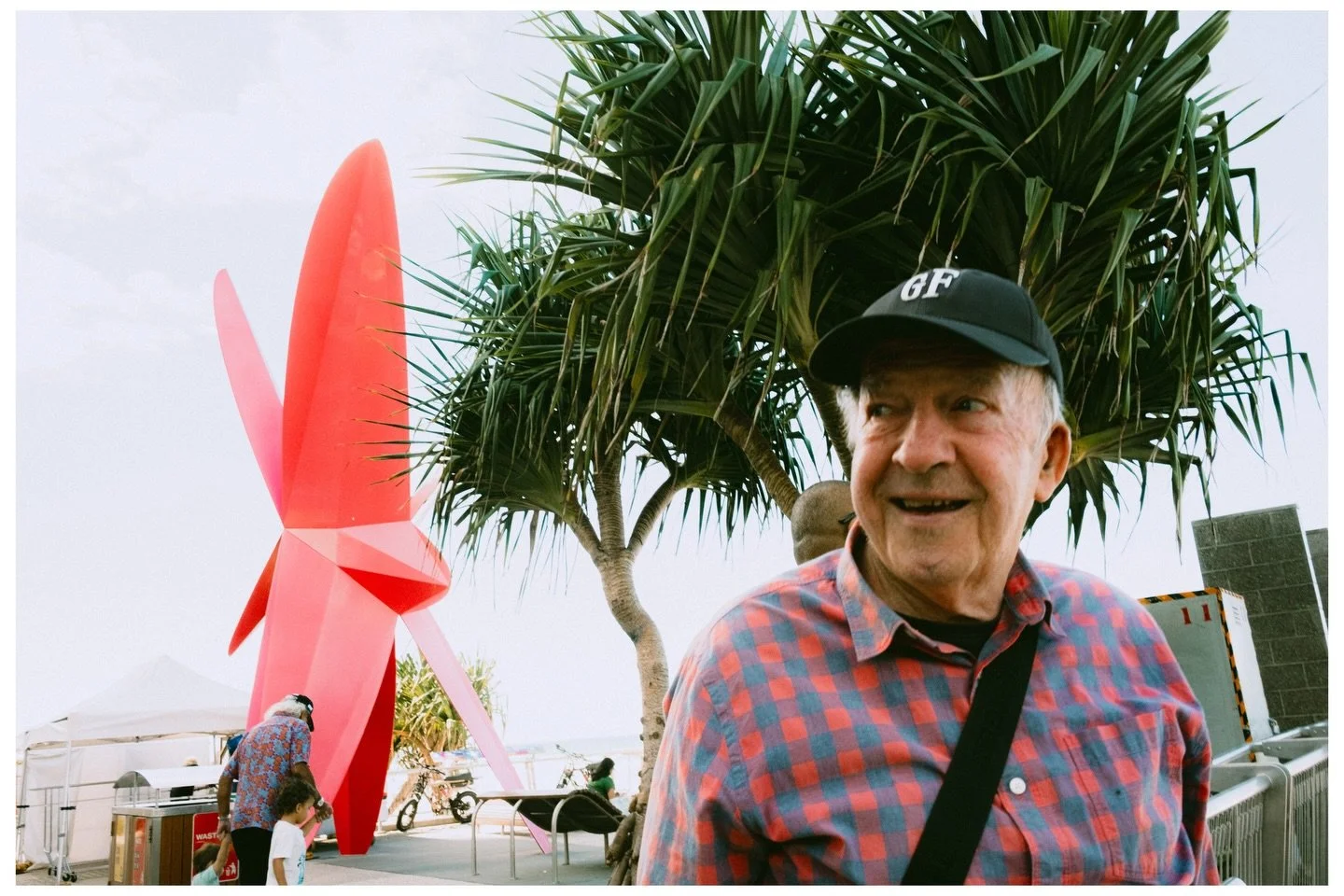 Gold Coast Scenes No.148

📷 @fujifilmx_au X100V + WCL-X100ii 

#streetphotography #greenblooded #fujifilm #x100v