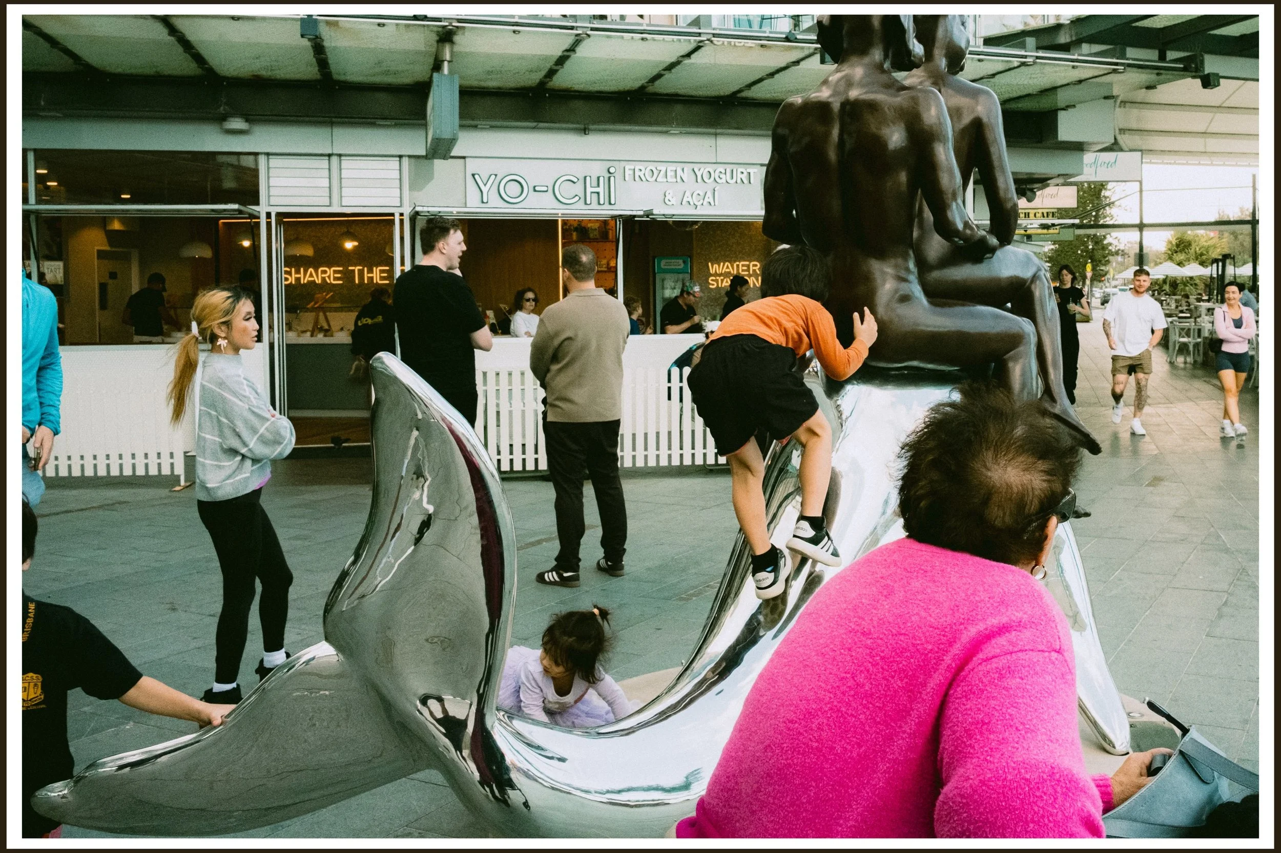 Gold Coast Scenes No.155

 @fujifilmx_au X100V + WCL-X100ii 

#streetphotography #greenblooded #fujifilm #x100v