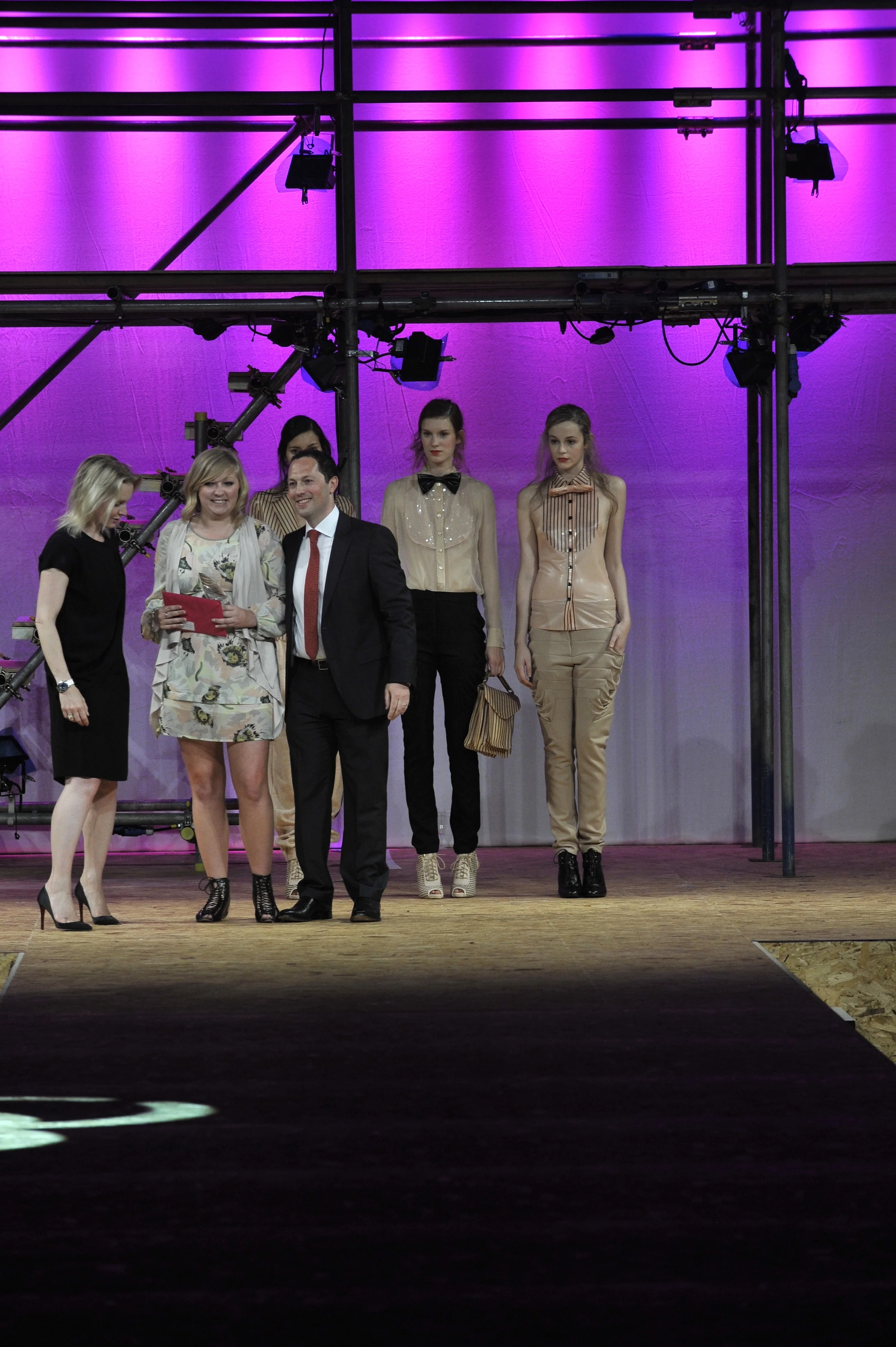 WOMENSWEAR AWARD-RHEA FIELD