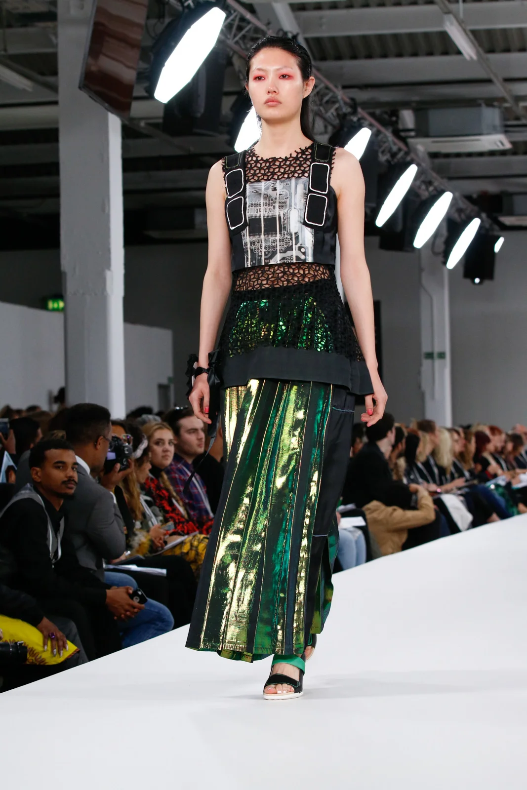 SMARTFOCUS CATWALK DE MONTFORT UNIVERSITY — Graduate Fashion Foundation