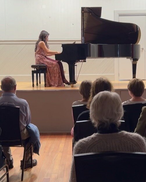 What a cute little town 🙌 thanks for having us #Cromwell #bannockburn 
-
Wellington  Oct 2nd ✔️
Whanganui Oct 6th ✔️
Motueka Oct 9th ✔️
Wānaka Oct 11th ✔️
Cromwell Oct 12th ✔️
Kerikeri Oct 16th

Tickets: chambermusic.co.nz/duo-enharmonics
.
.
.
.

⁠