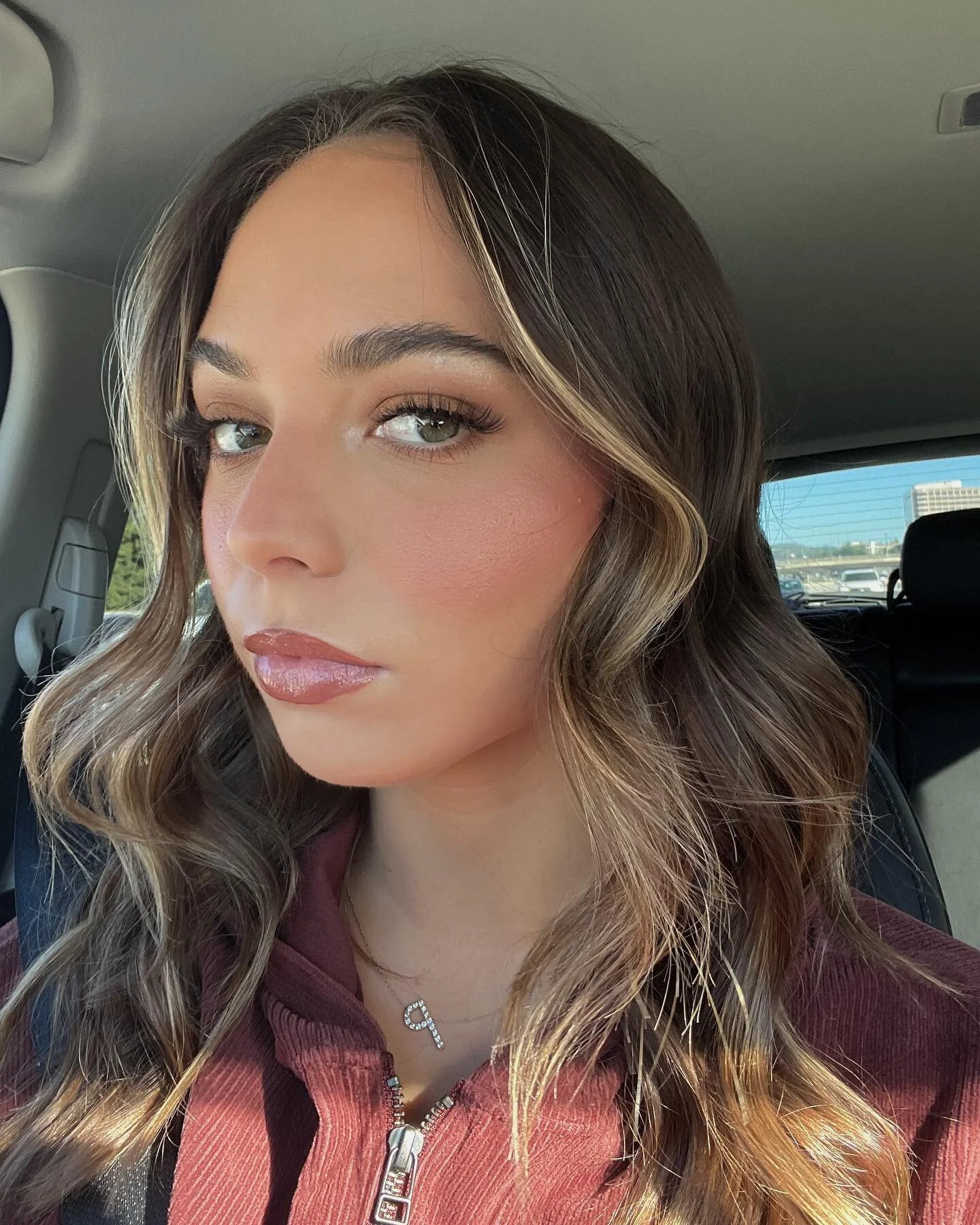 some glowy glam today🤍

&bull;&bull;&bull;

Please check out my website to book your next session!🤗