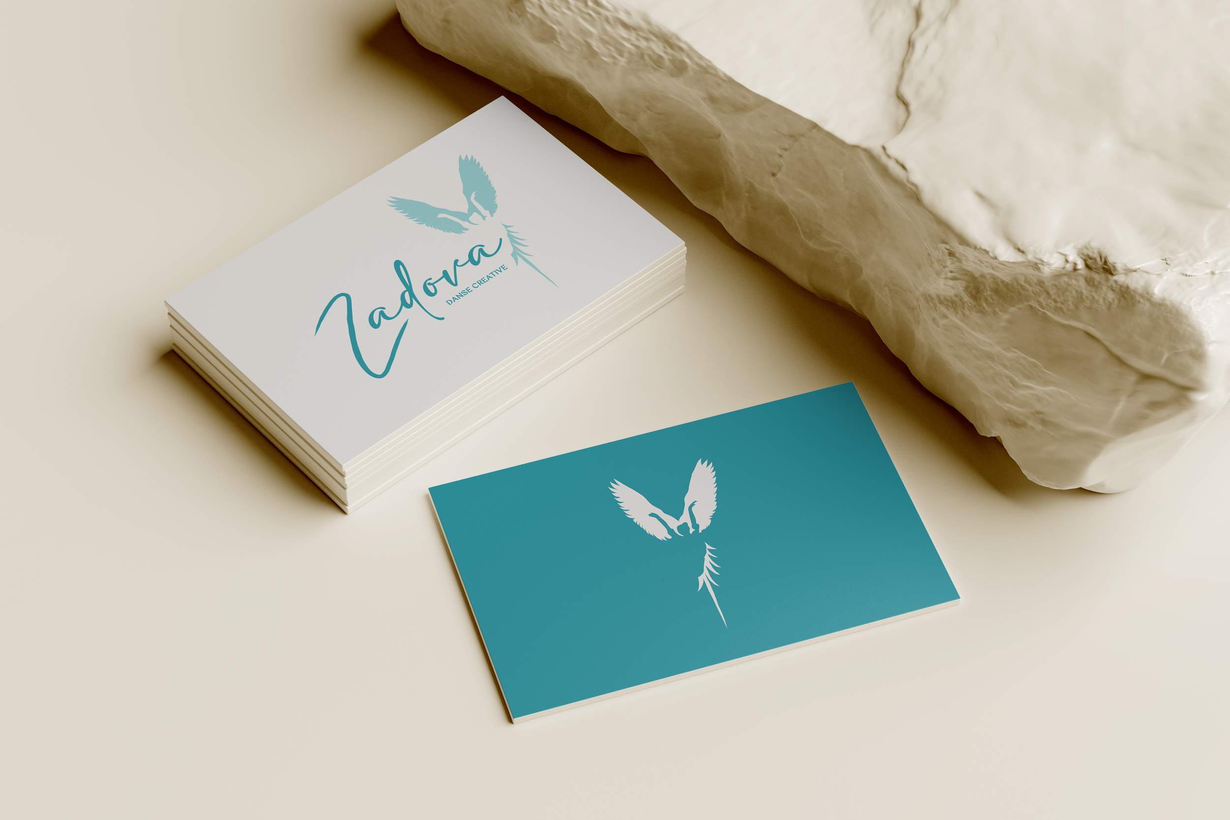 CARTE DE VISITE-MOCKUP-ZADOVA-BIENETRE-THERAPIE PAR LA DANSE- LOGO BLEU- FEMME