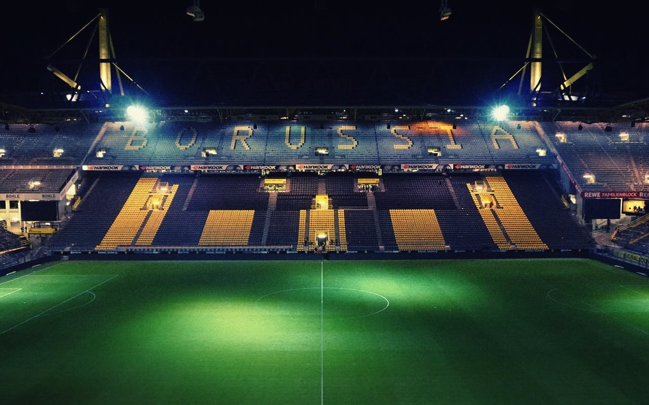 Sports Innovation Lab Team Speaking At Venuesnow Conference