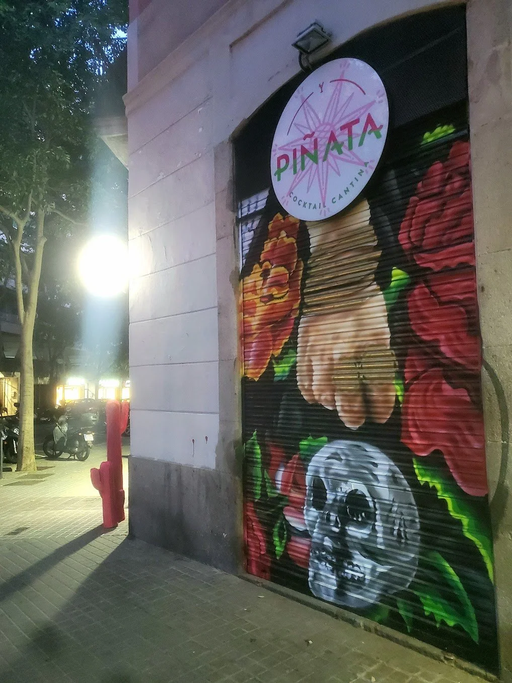 Piñata Cantina
Carrer de Casanova 19
Barcelona, Spain