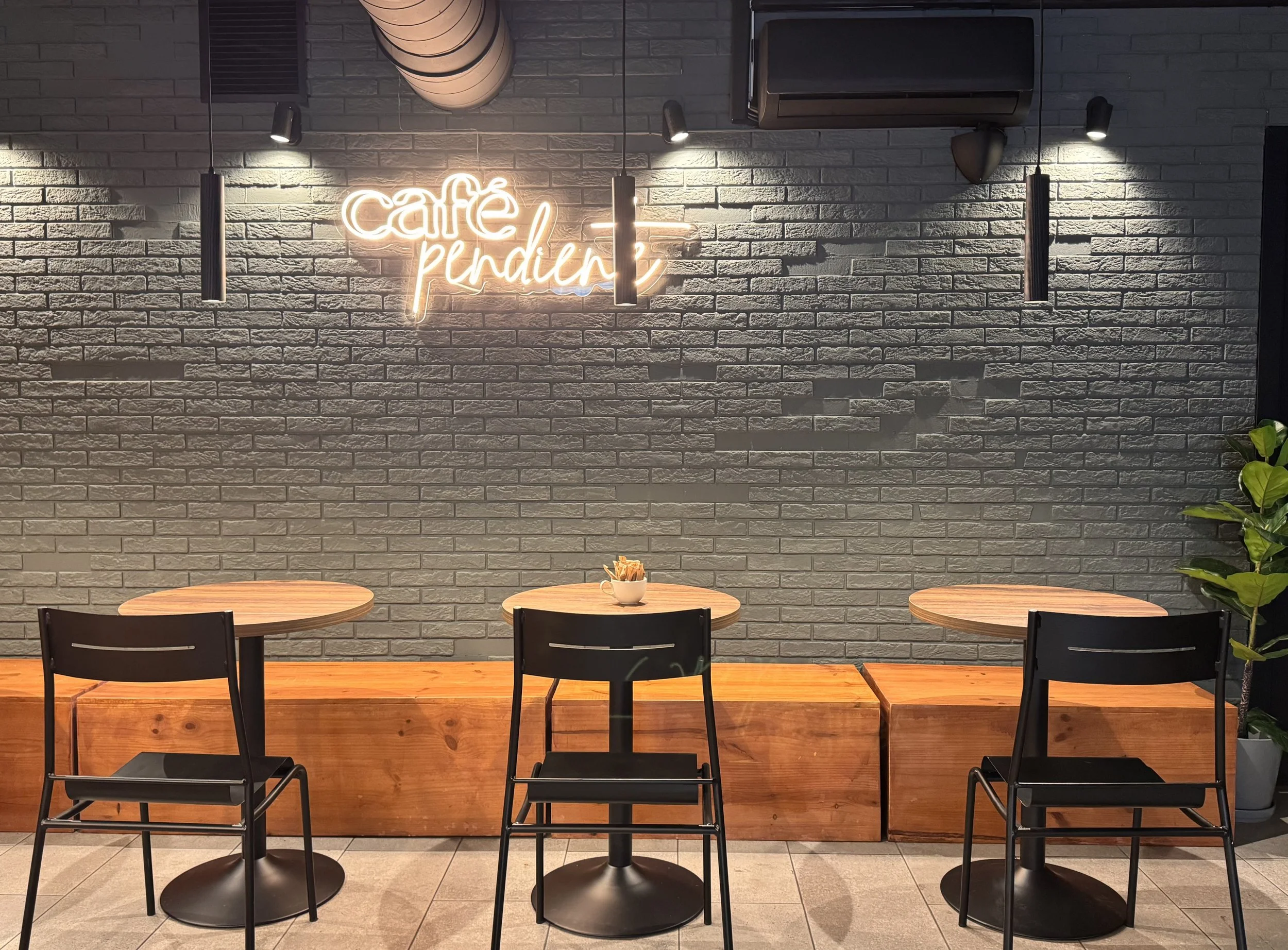Café Pendiente break for coffee