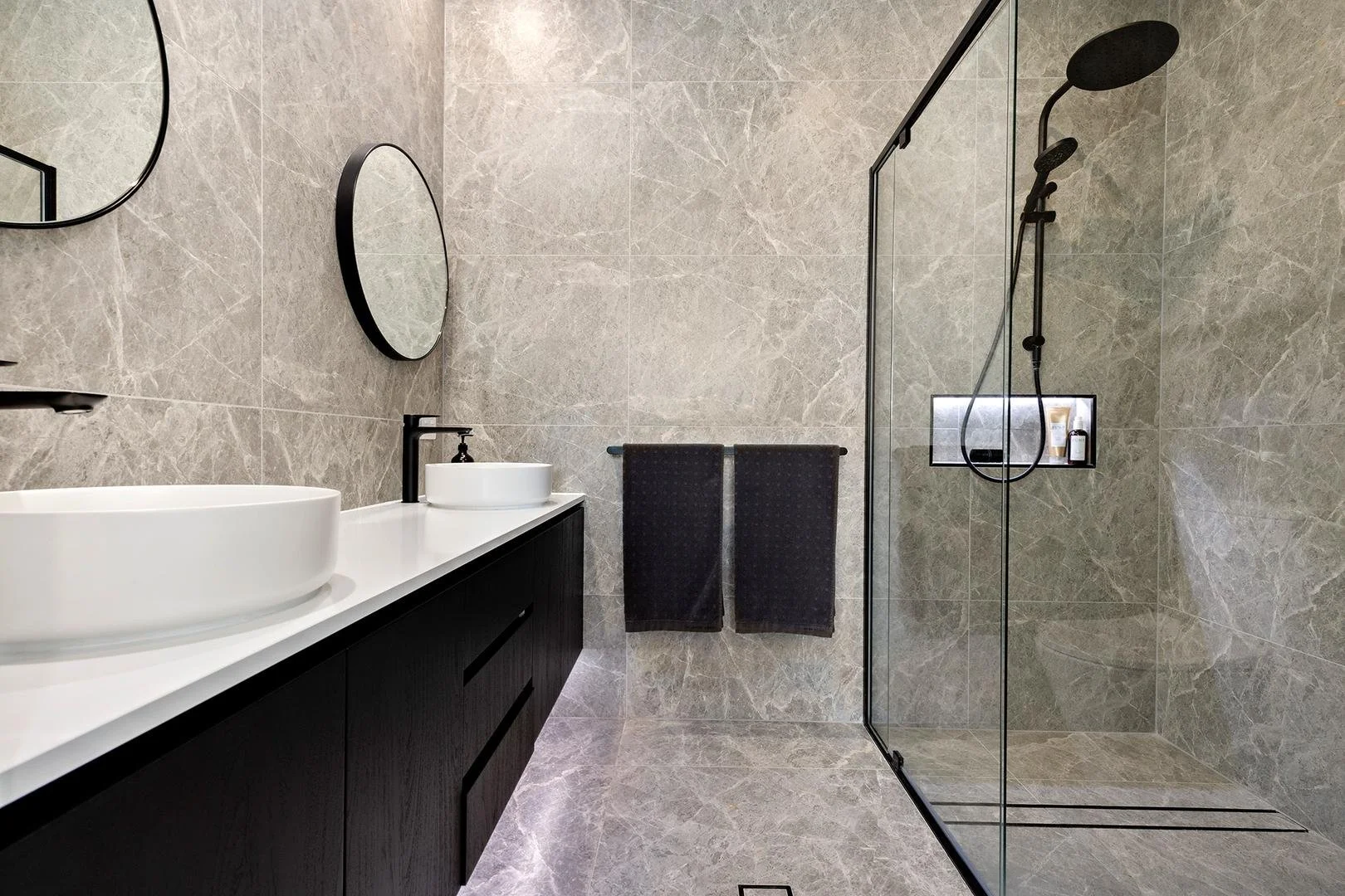 Farrer Home Build- Ensuite.jpg