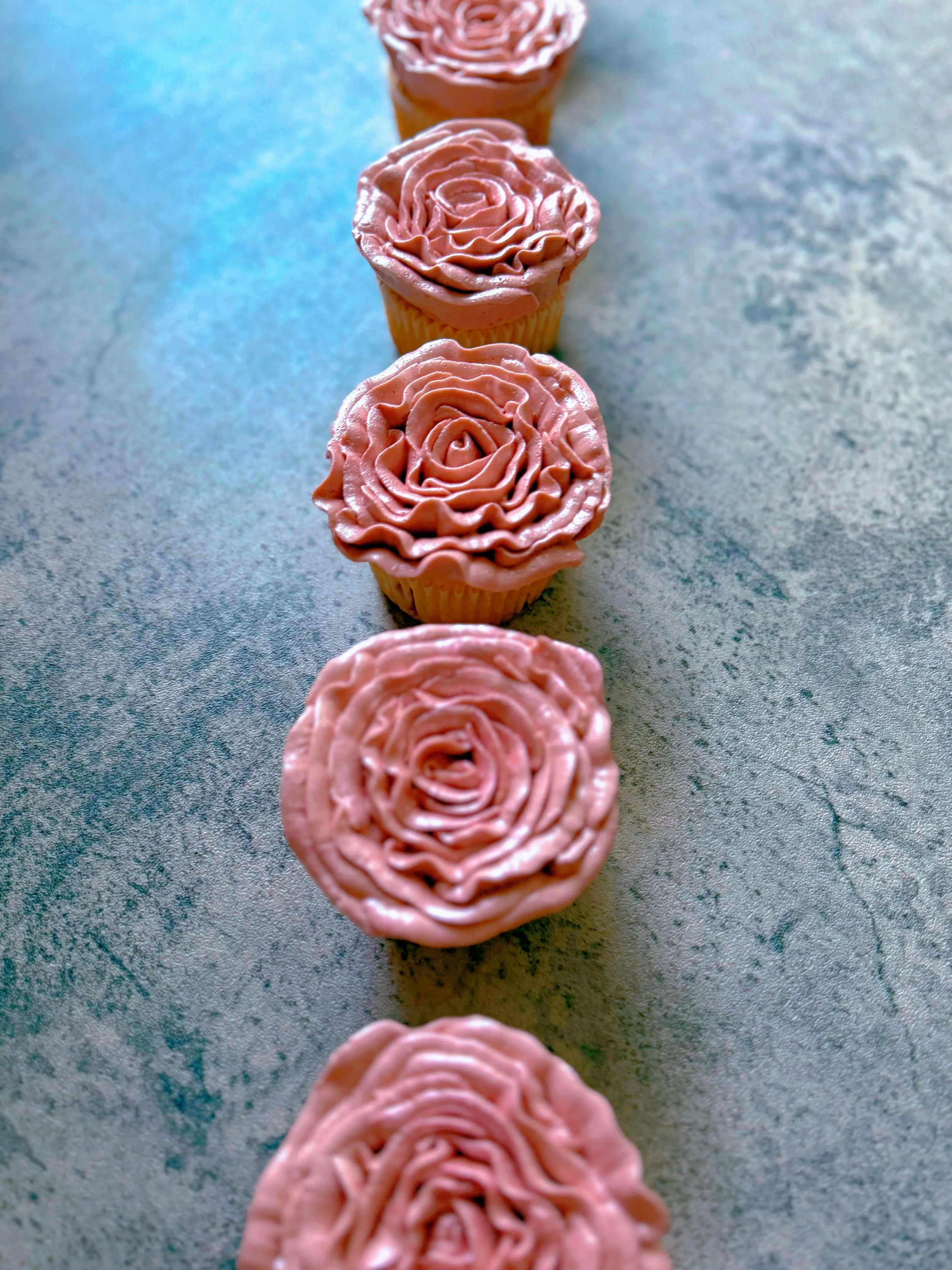 strawberry cupcakes with chocolate buttercream