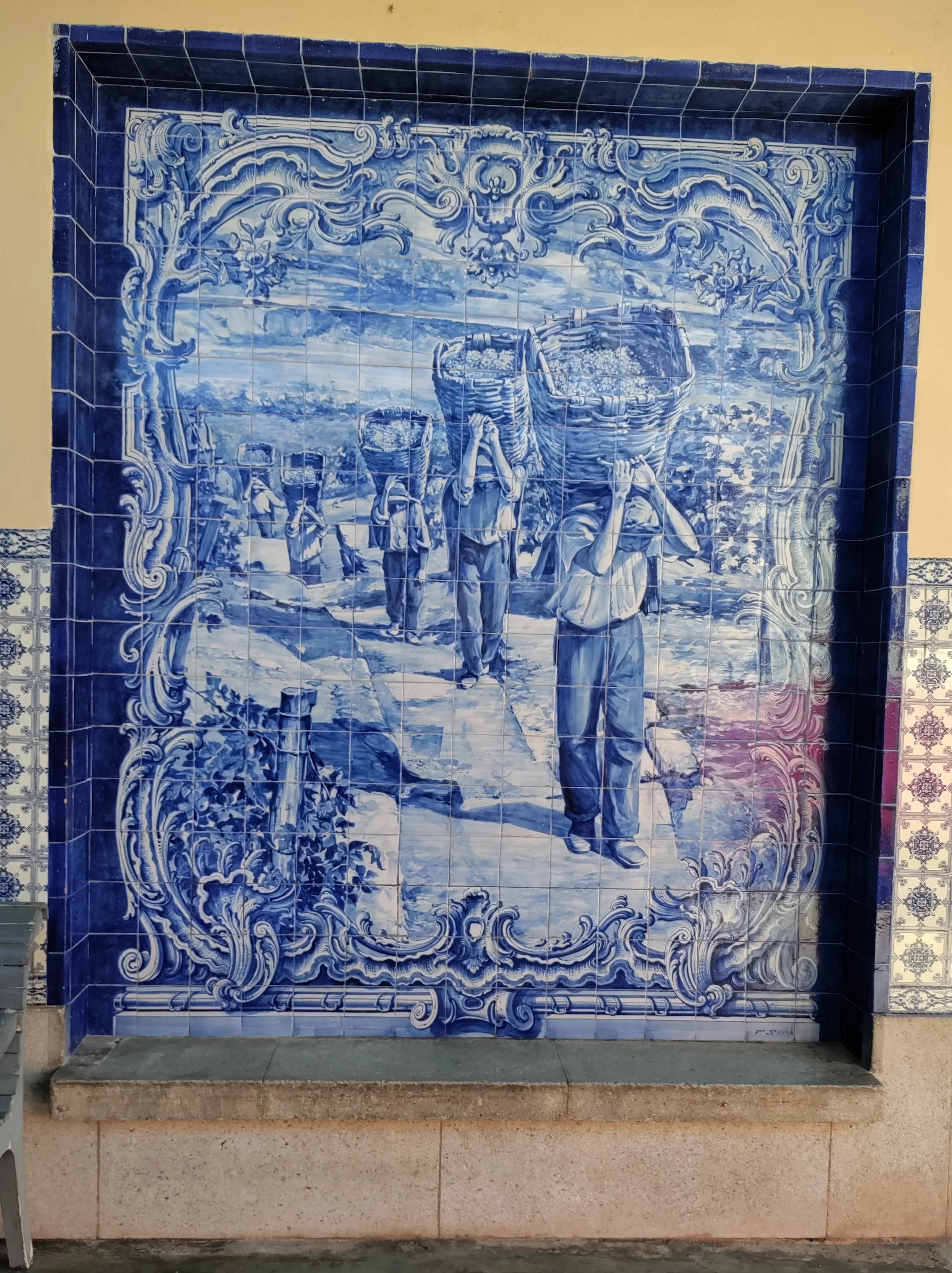 Porto: tile at Pinhao station