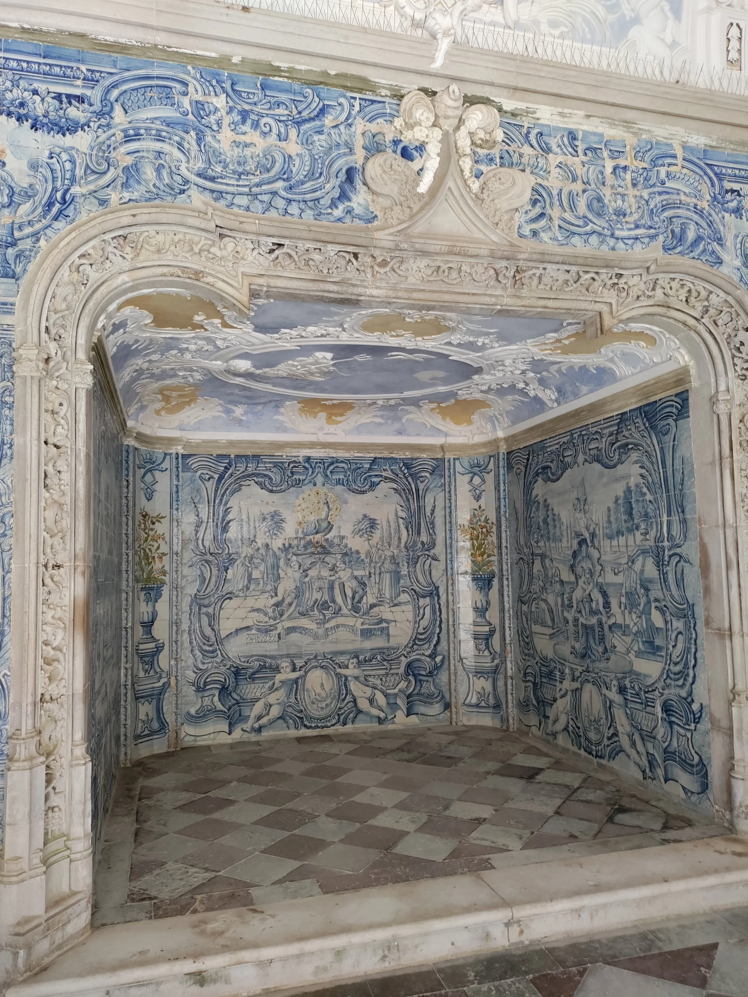 Palace garden wet room with side jets