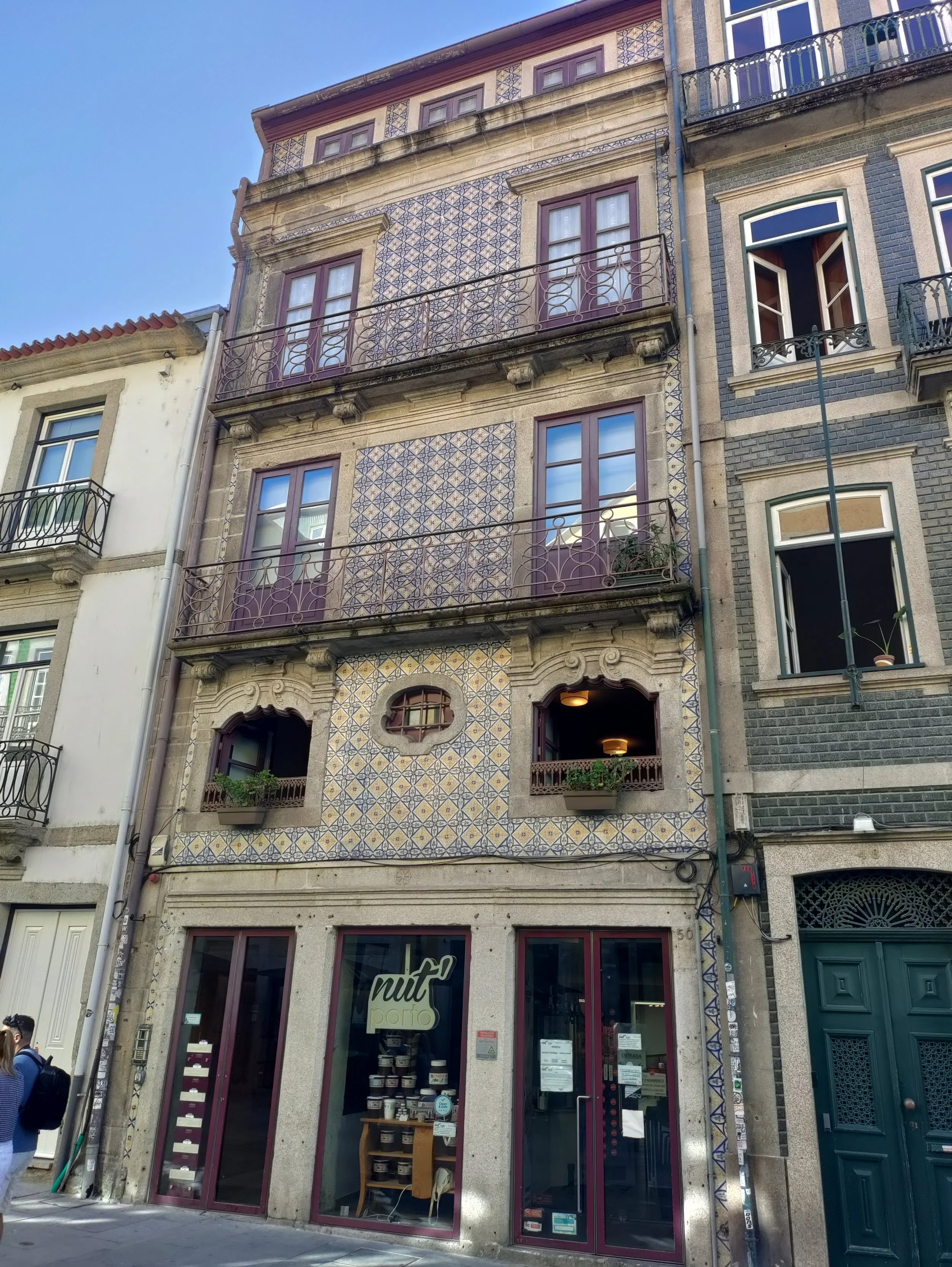 Porto: another tiled building