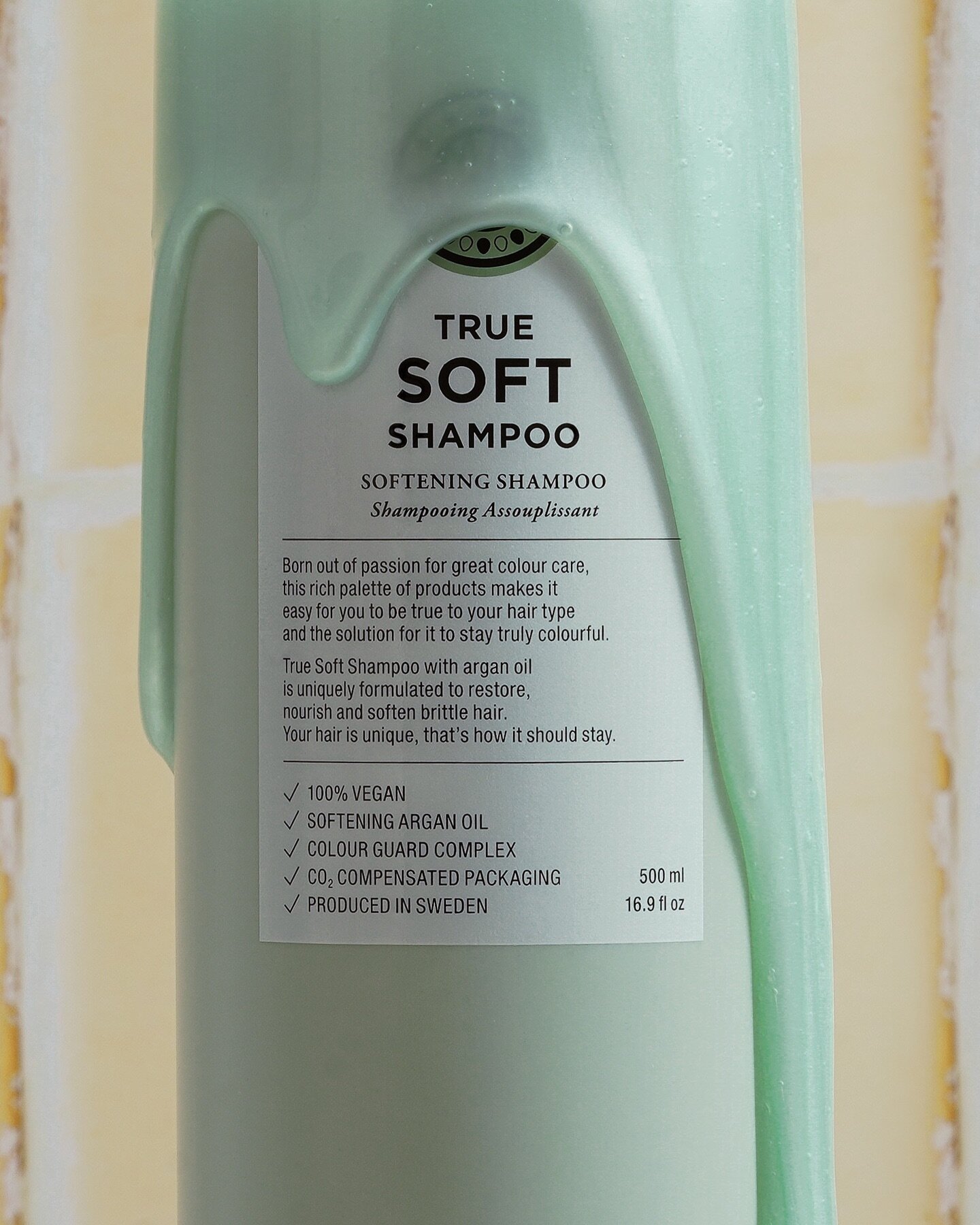 She&rsquo;s soft 🧼 
In frame: @marianilastockholm True Soft Shampoo

&bull; Contains smoothing argan oil, antioxidants and fatty acids
&bull; A fresh floral scent of lily, jasmine, and rose.
&bull; Perfect for dry hair
&bull; Strengthens and reduce 