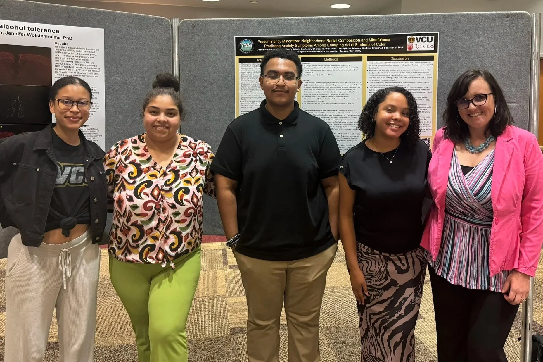 Congratulations to our amazing undergrads Jason and Llorielle on presenting their 1st research posters!