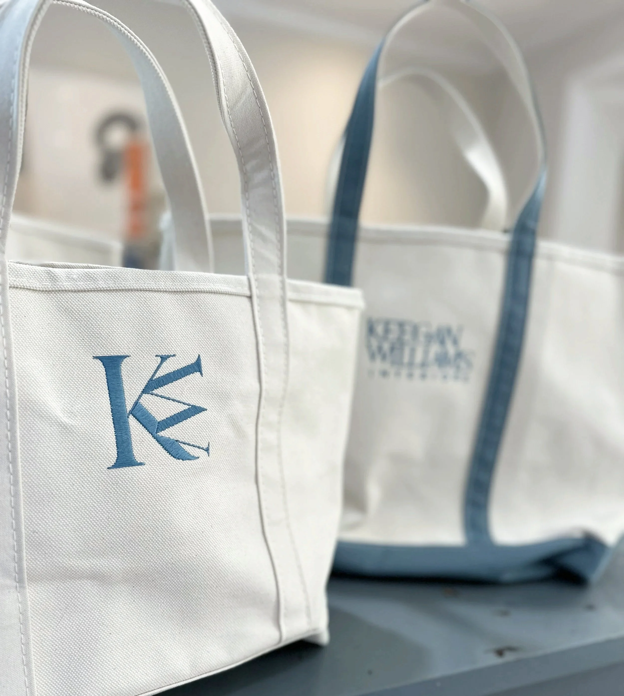 Customized+canvas+tote+with+company+logo.jpg