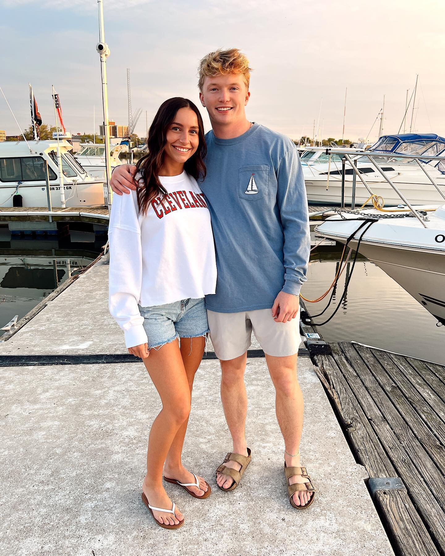 A little COASTAL and a little CLEVELAND&hellip; 

@sophiastack and @mitchellfedders are rocking the red, white and blue. 

❤️🤍💙