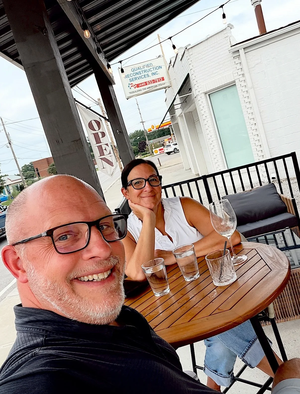 When August calls for a seventy degree evening and THIS SPOT is a 3 minute drive from your home, it&rsquo;s EXACTLY where you will find us.

✨ front porch

✨ sunset

✨ splitting plates 

✨ end of the day conversation 

✨ absolutely perfect night

@ed