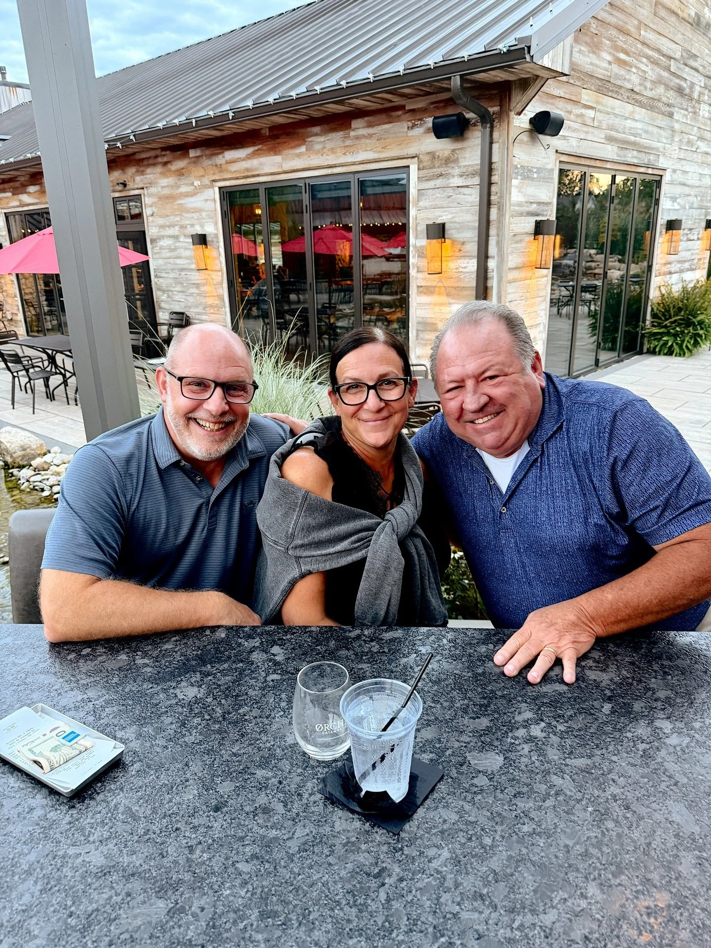 A perfect end to our day&hellip;sitting with the one and only @weblumensaadt 

We loved catching up and sharing small business successes and challenges with one another at our new favorite spot in Catawba - the @orchardbarandtable Garden Bar. Cozy ch