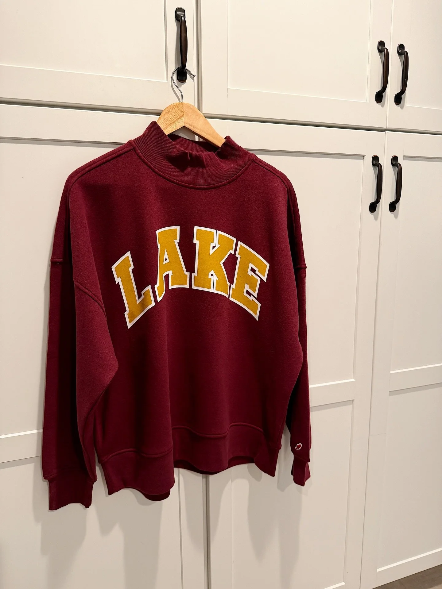 The wait is over Avon Lakers 🎉🎉🎉

One last batch of LAKE mock necks just hit the website AND Emilie&rsquo;s. Sizes extra small through xxl. 

Perfect timing for Friday Night lights! 

GO SHOREMEN!!!

⚓️