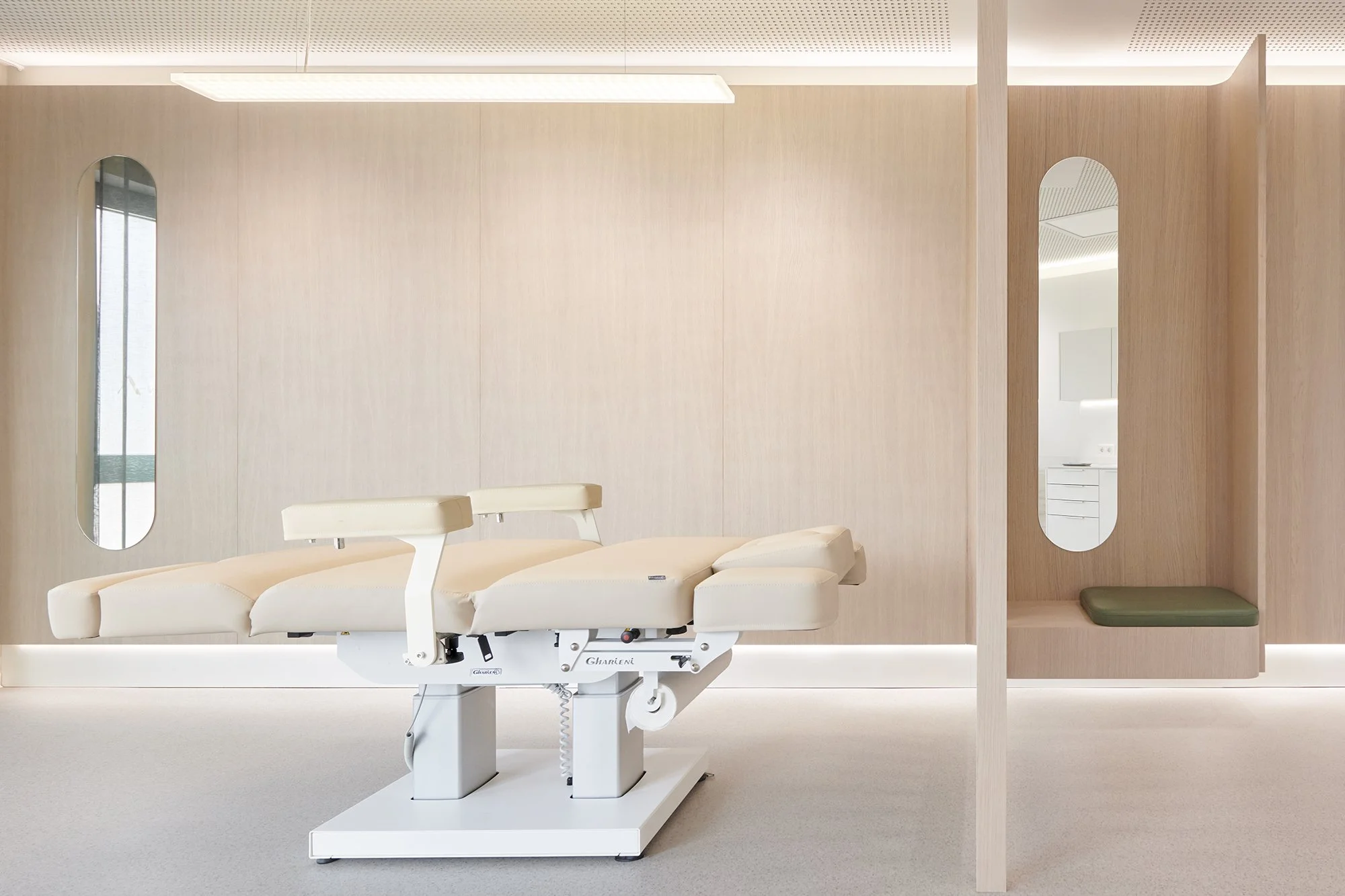 Interior photograph - Institut für Vitalität - Berlin by Werner Aisslinger