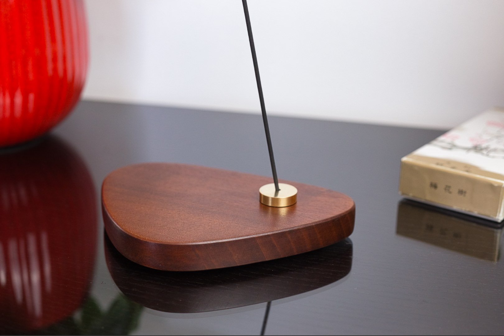 Porte-encens japonais en cerisier - Atelier Samo - Détail