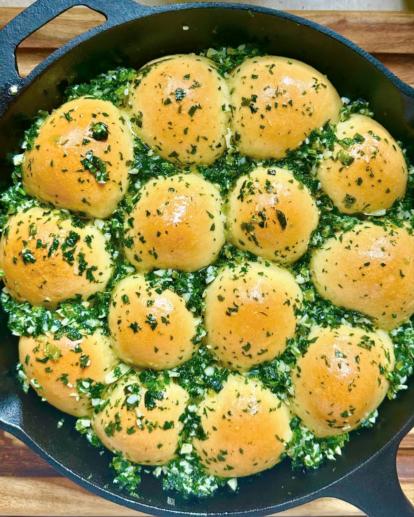 Homemade Dinner Rolls with Herb Butter 🌿
