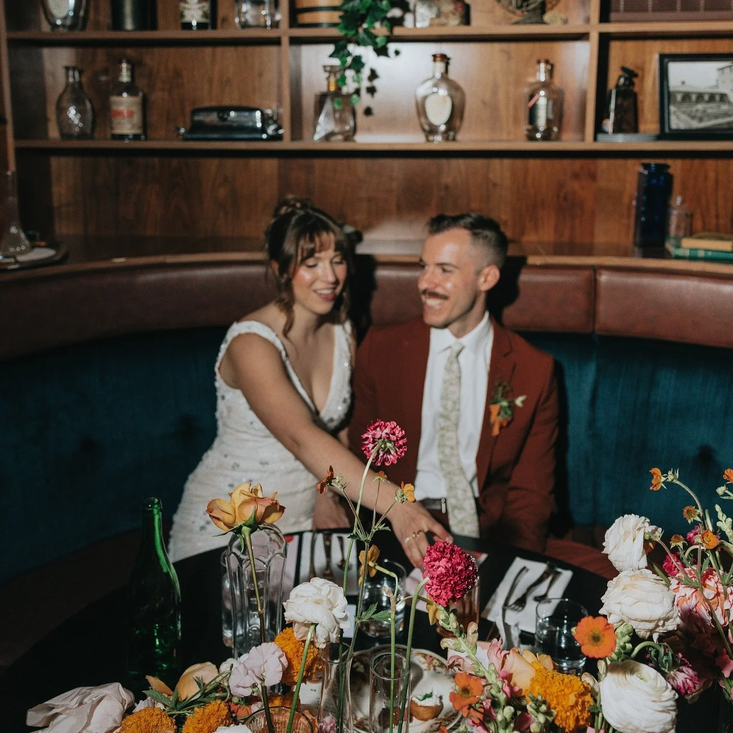 Pretty obsessed with colour palette for Jenna and James&rsquo; sweet summer wedding! 🍊🩷

It may have been 1 million degrees but that didn&rsquo;t atop the smiles or hospitality. It was a totally pleasure spending time in the KPL courtyard with thei