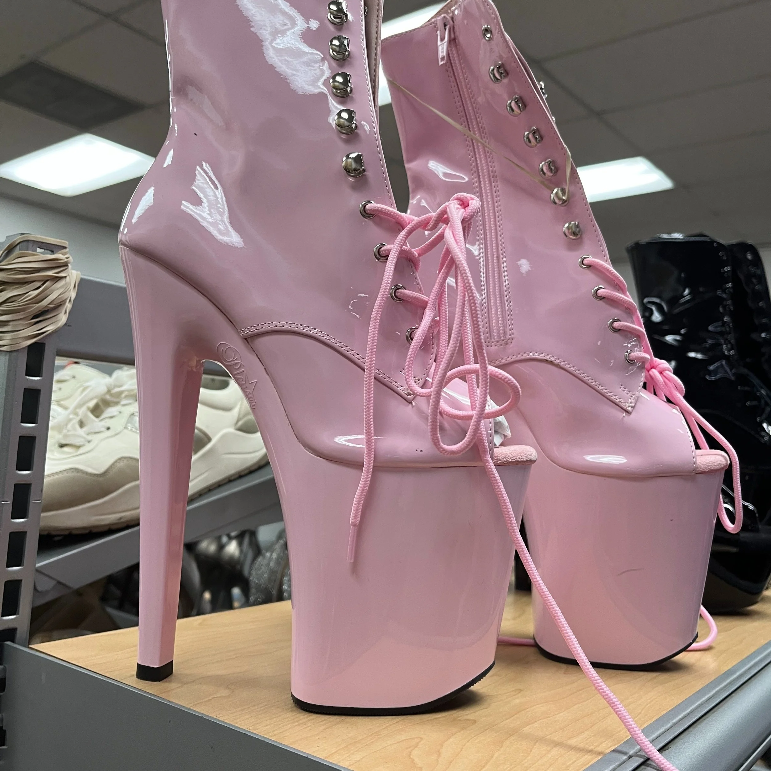 No. I did not buy them. But if I had, I would probably be able to look a few of my friends in the eye. (Pink is my very favorite color though, so it was tempting.)
#followers #thrifting #pink #fashionista #platformshoes