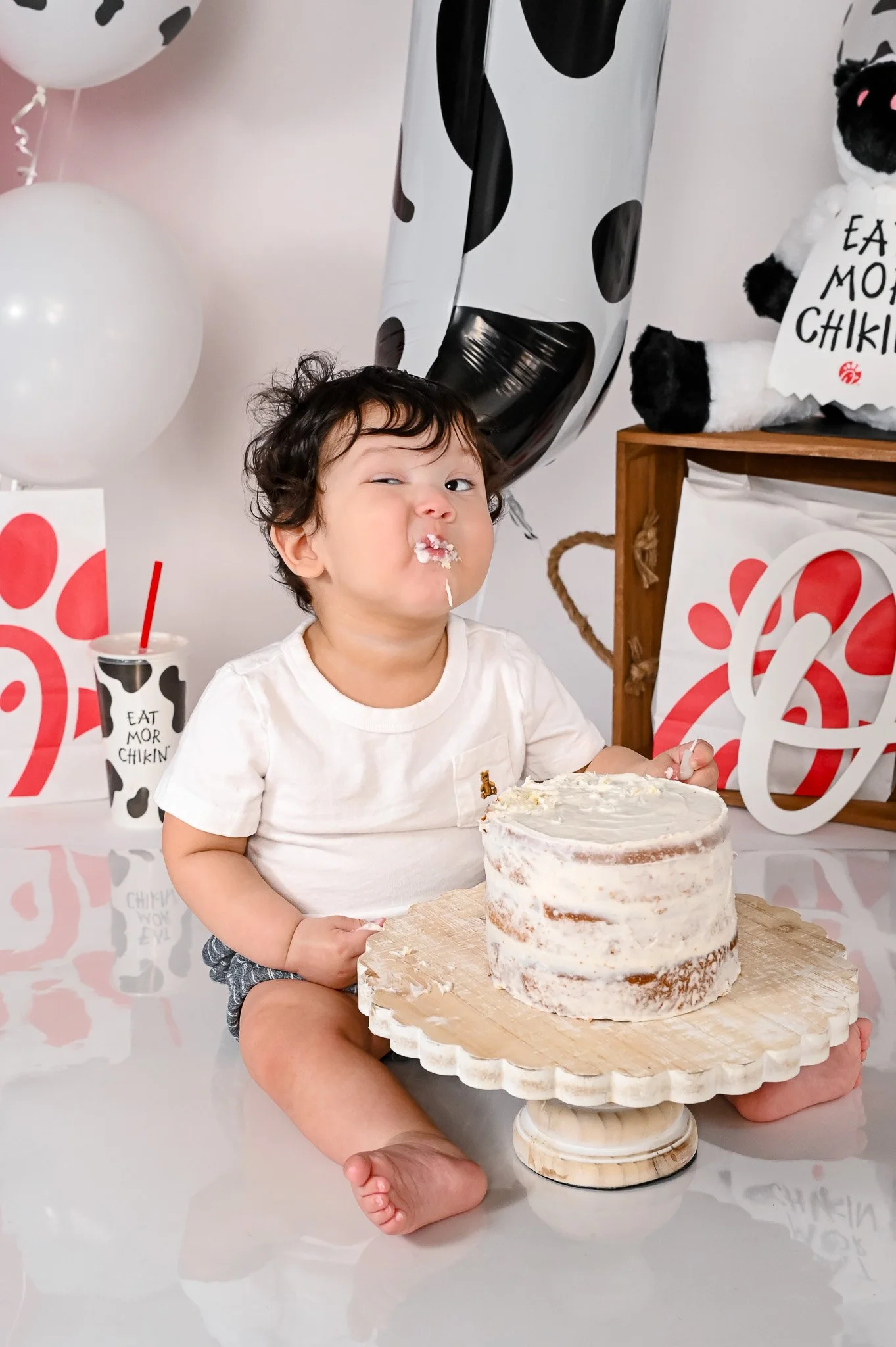 Are Cake Smash Photos Worth It? (A Photographer's Honest Answer)